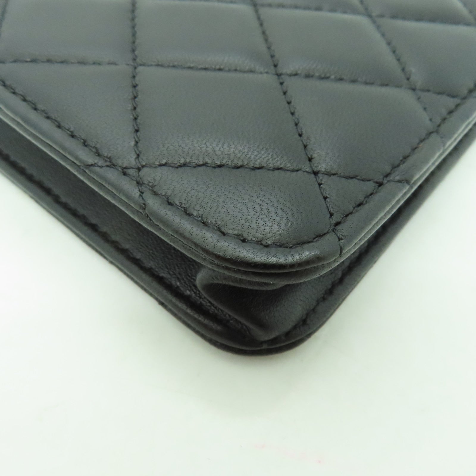 CHANEL 菱格羊皮皮革Chain Shoulder金扣鏈帶手機袋黑色