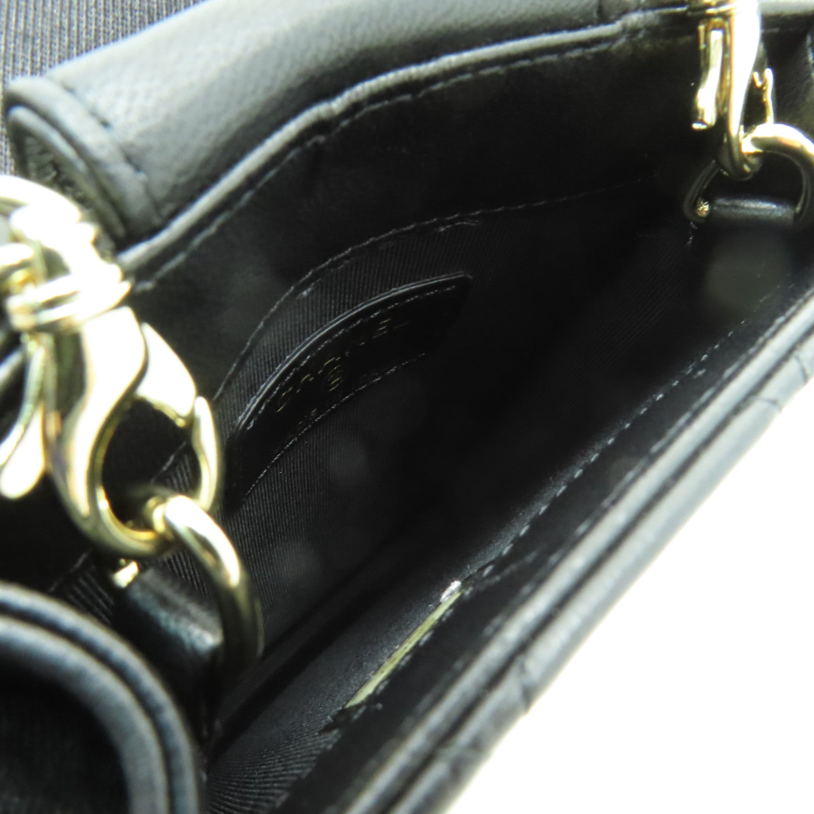 CHANEL 菱格羊皮皮革Chain Shoulder金扣鏈帶手機袋黑色