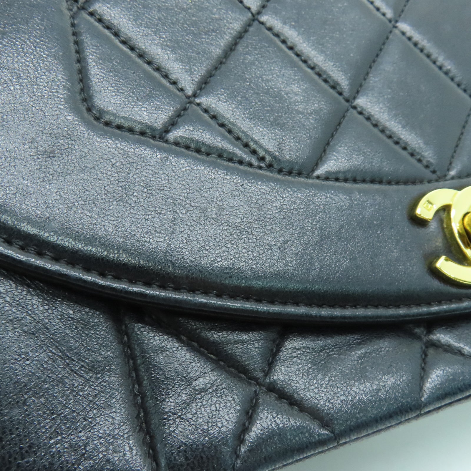 CHANEL 菱格羊皮皮革Diana Chain Shoulder金扣鏈帶肩背袋黑色