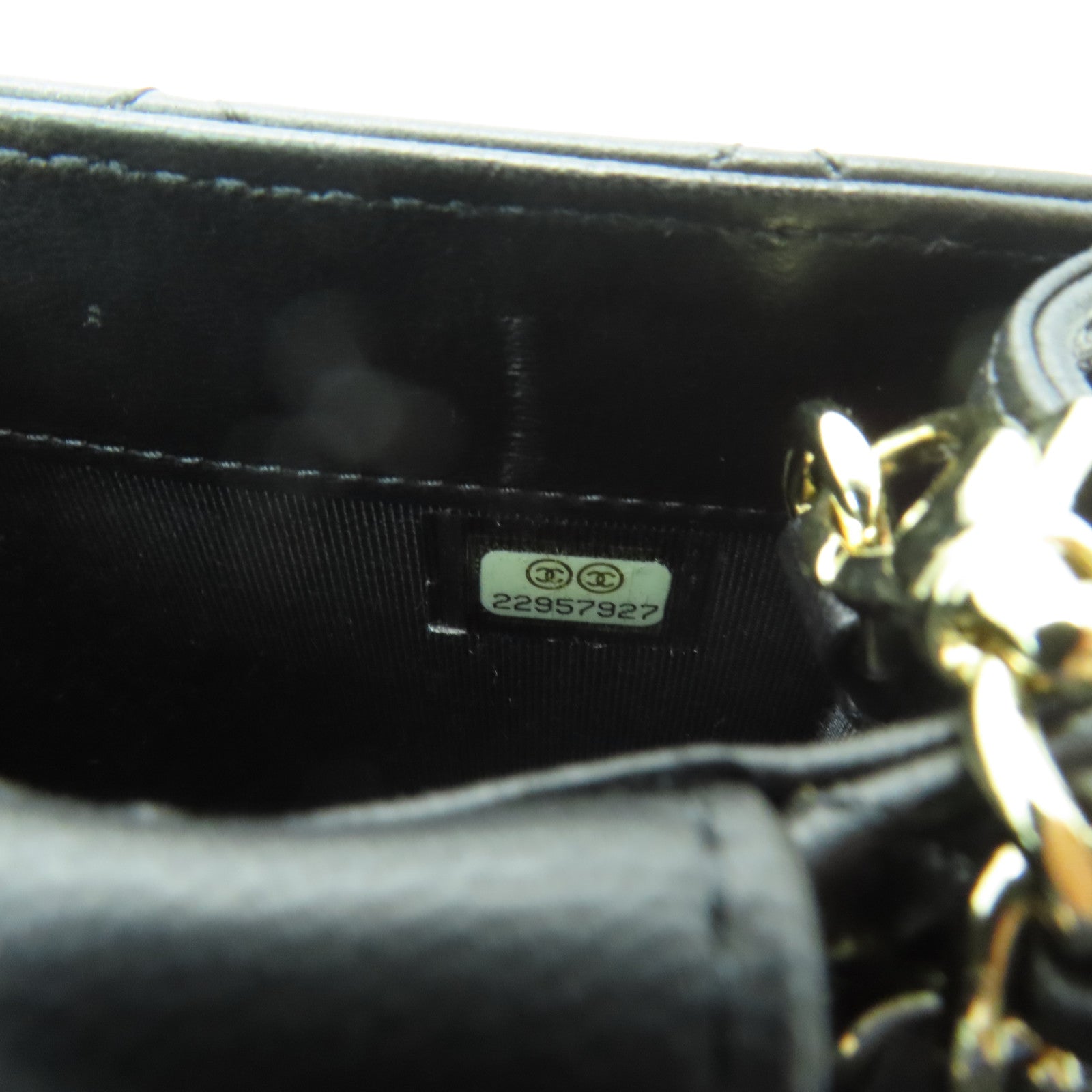CHANEL 菱格羊皮皮革Chain Shoulder金扣鏈帶手機袋黑色