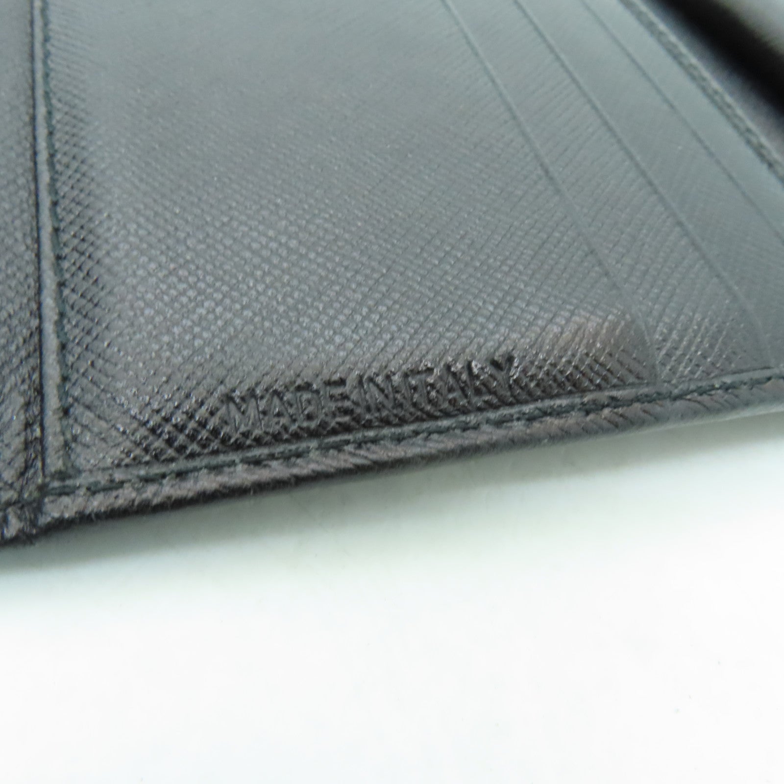 PRADA Saffiano皮革Three-fold Wallet銀扣錢包黑色