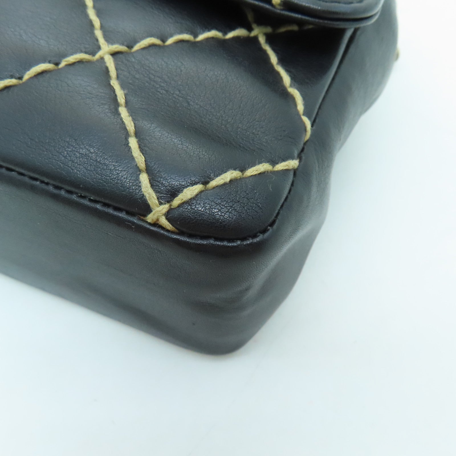 CHANEL 【激減優惠】菱格牛皮皮革Wild Stitch金扣鏈帶肩背袋黑色