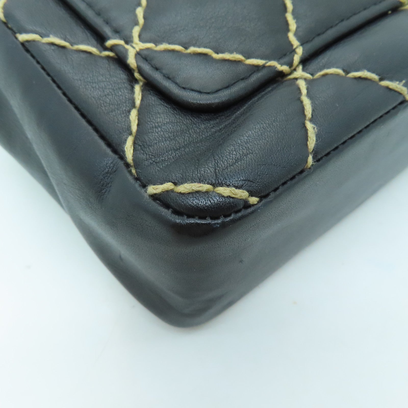 CHANEL 【激減優惠】菱格牛皮皮革Wild Stitch金扣鏈帶肩背袋黑色