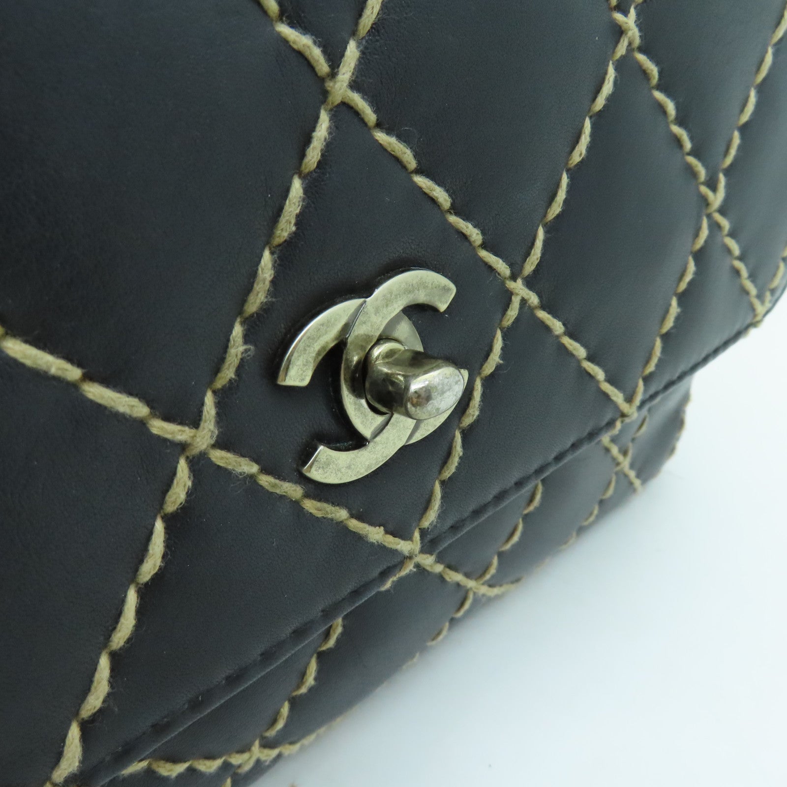 CHANEL 【激減優惠】菱格牛皮皮革Wild Stitch金扣鏈帶肩背袋黑色