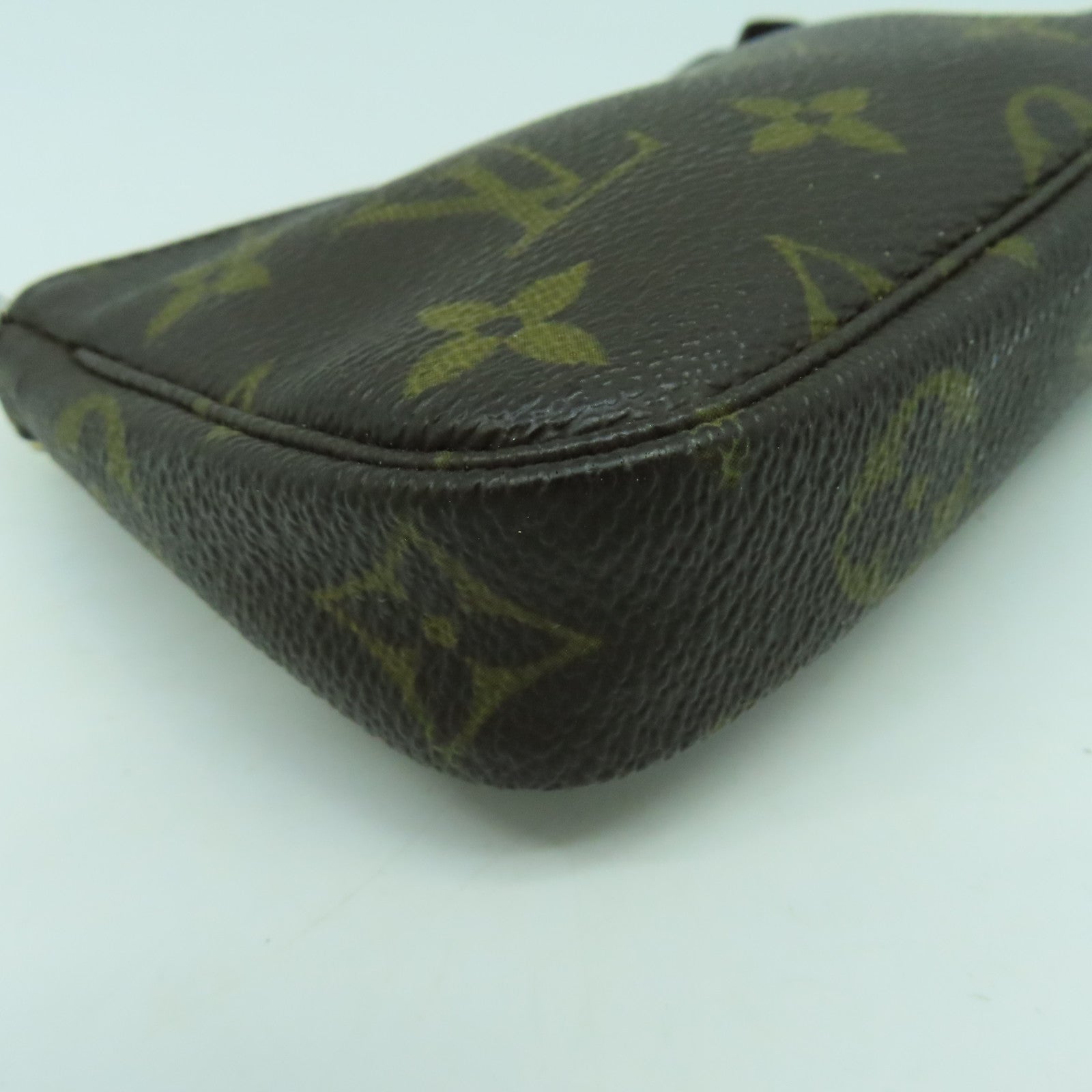 LOUIS VUITTON Monogram Mini Pochette金扣鏈帶肩背袋啡色