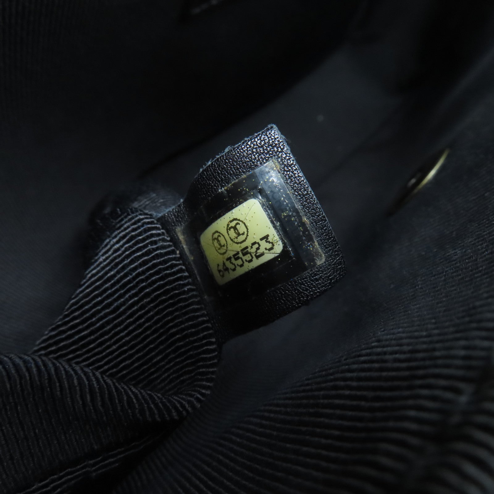 CHANEL 【激減優惠】菱格牛皮皮革Wild Stitch金扣鏈帶肩背袋黑色