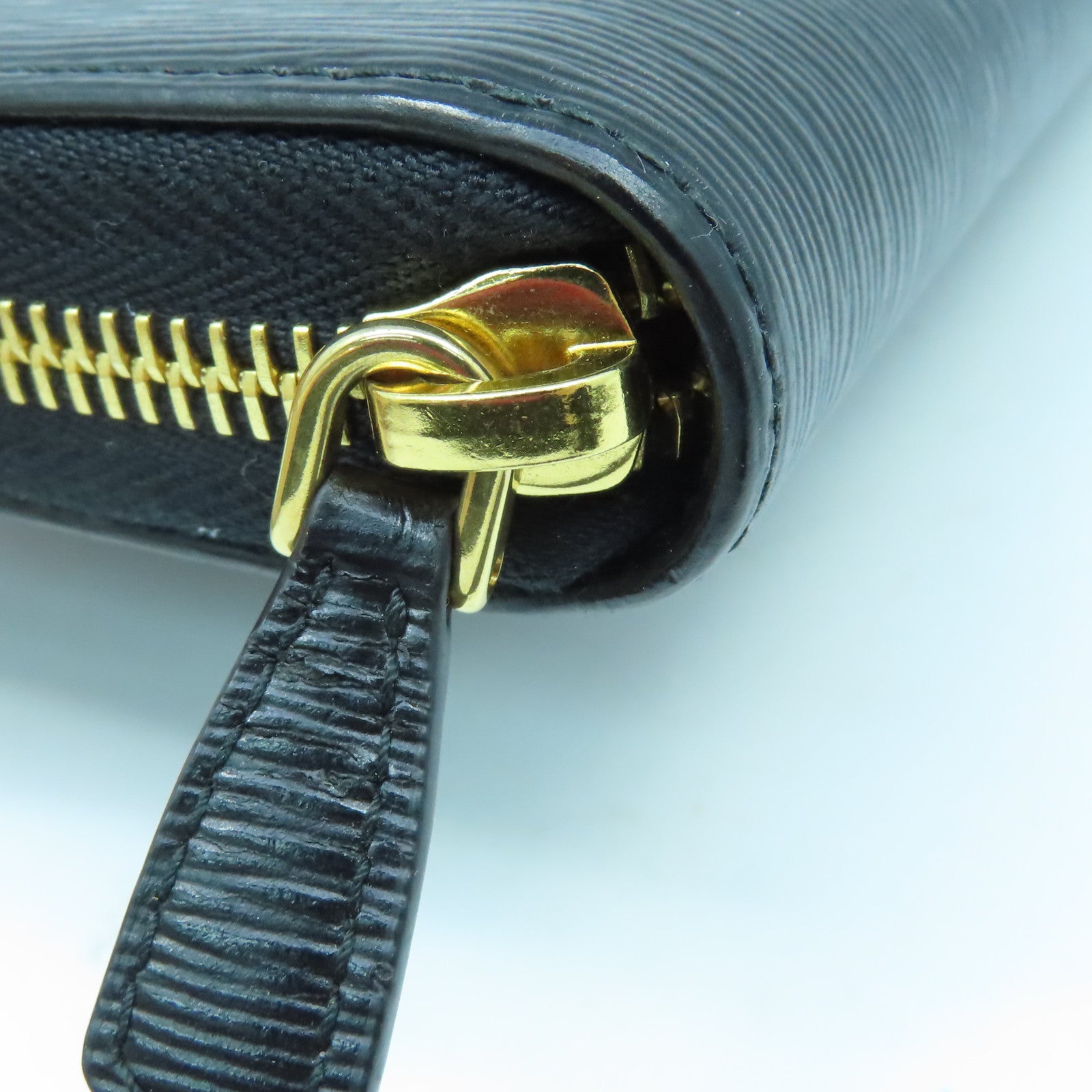 PRADA 牛皮皮革Long pocketbook金扣长钱包黑色