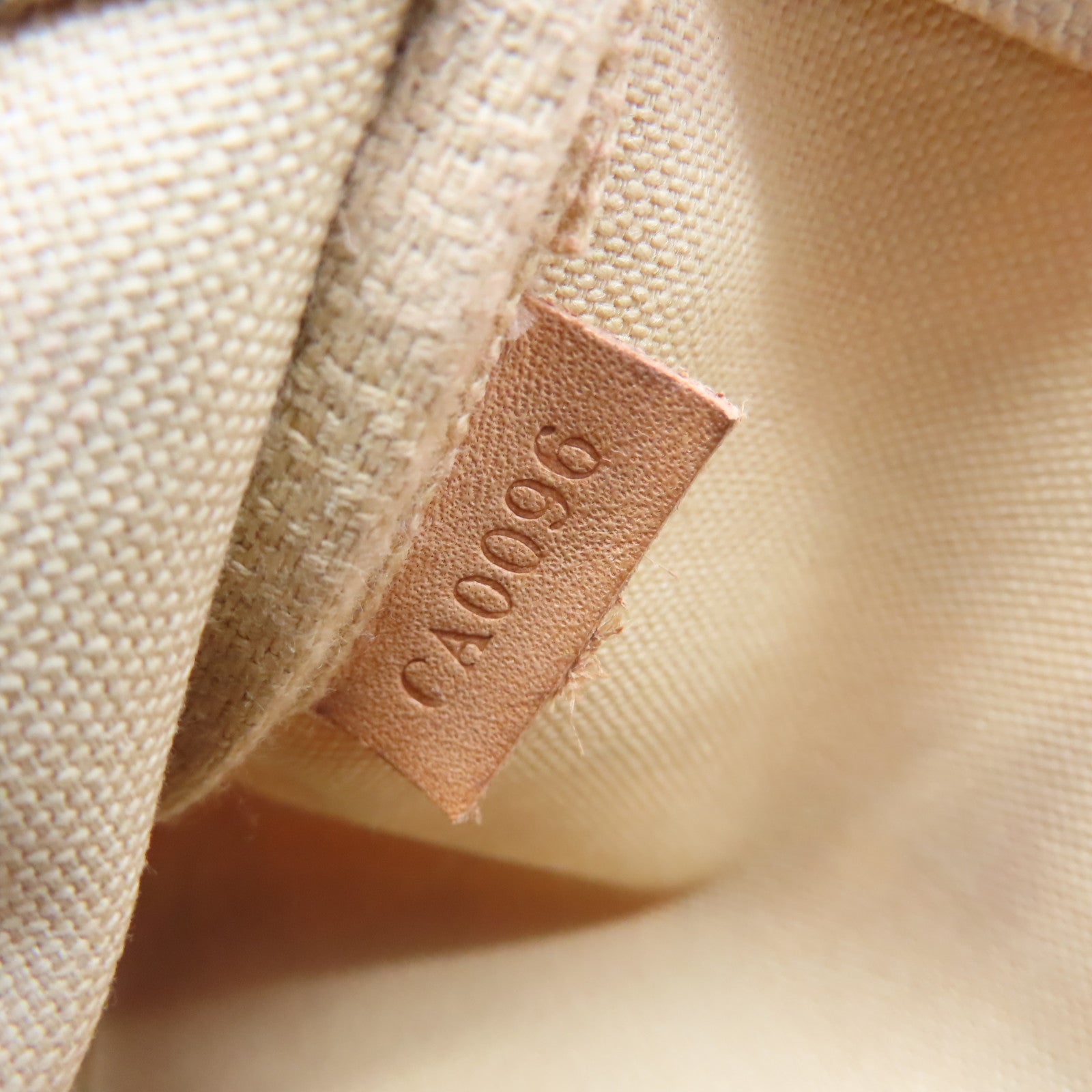 LOUIS VUITTON Damier Azur Pochette Accessories Pouch金扣手拿包米白色