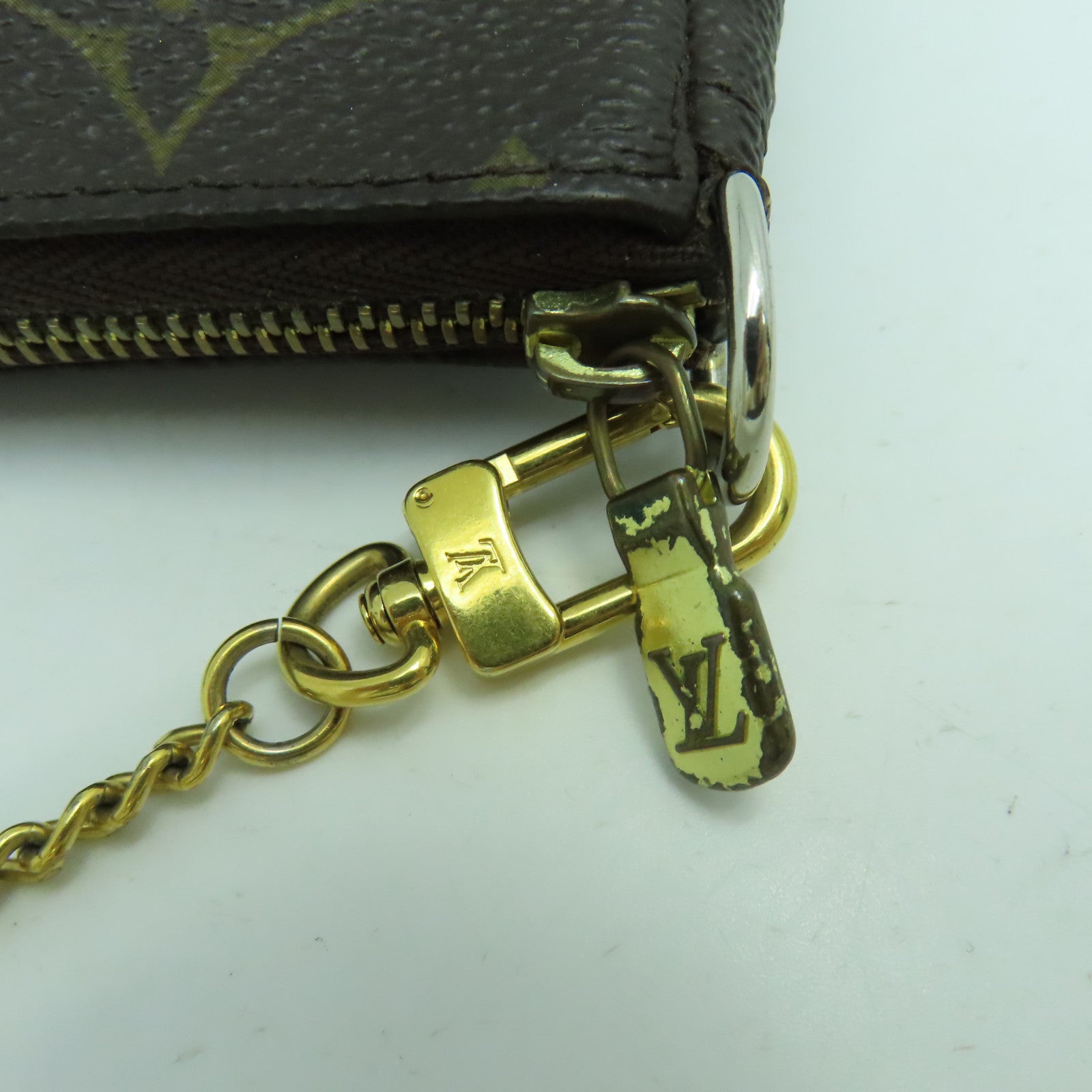 LOUIS VUITTON Monogram Mini Pochette金扣鏈帶肩背袋啡色