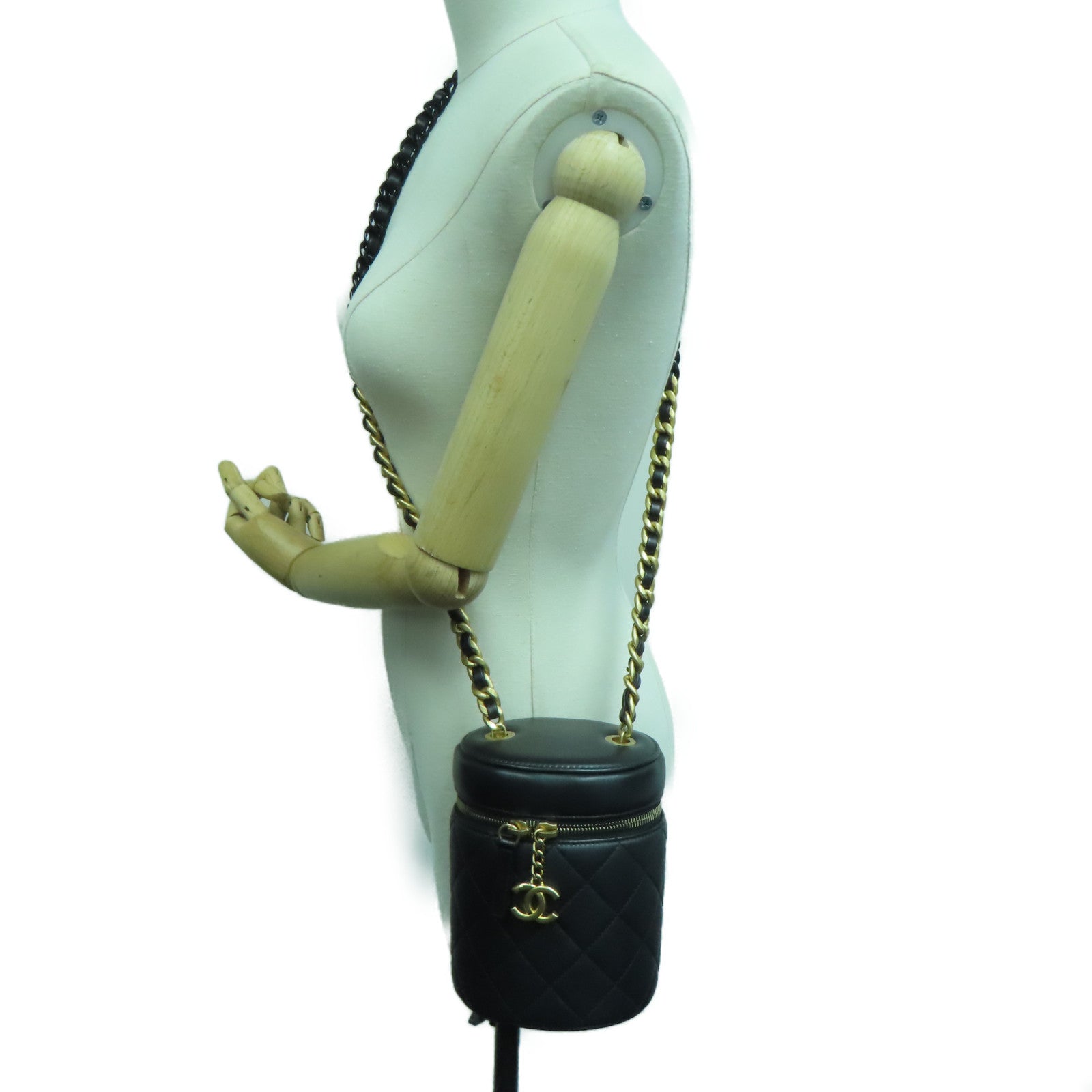 CHANEL 菱格牛皮皮革Chain Shoulder金扣链带肩背袋黑色
