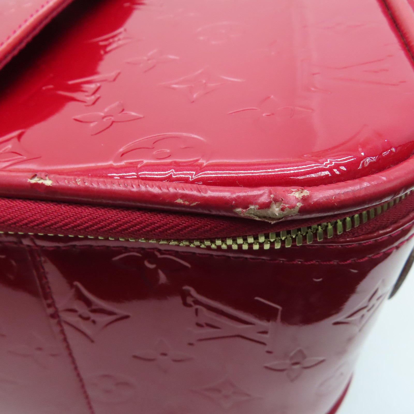 LOUIS VUITTON [Sharp Discount] Vernis Pegase 45 Gold Buckle Luggage Red