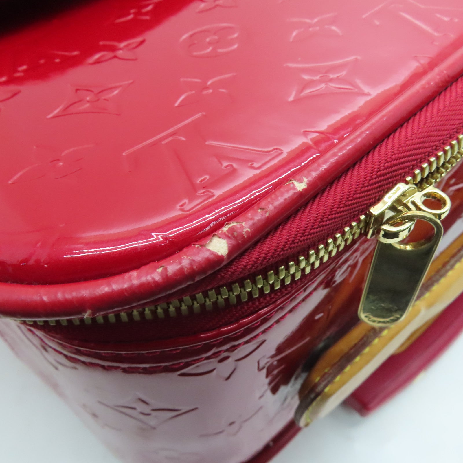 LOUIS VUITTON [Sharp Discount] Vernis Pegase 45 Gold Buckle Luggage Red