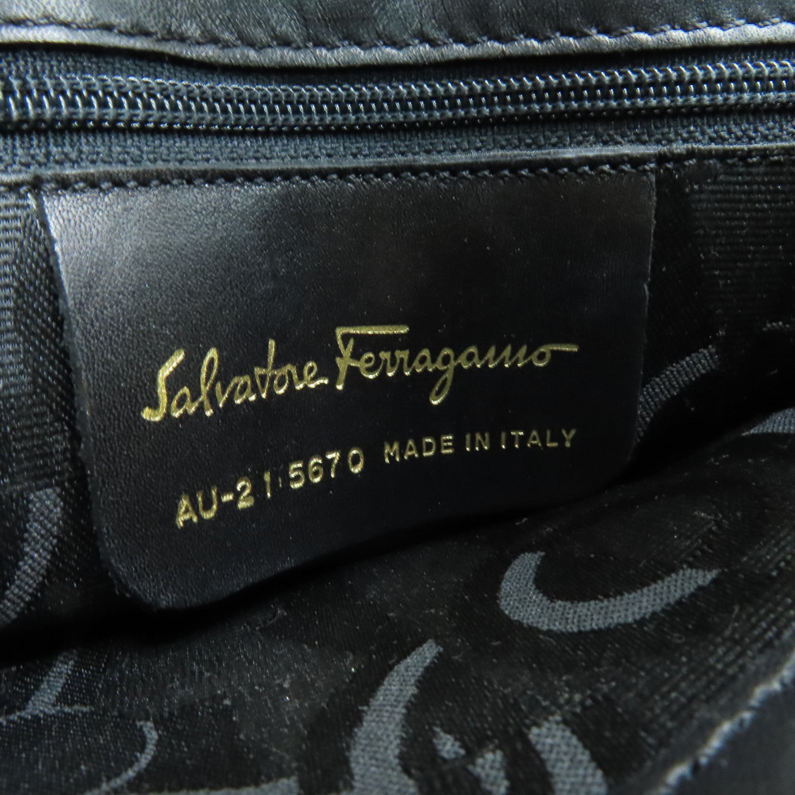Salvatore Ferragamo 帆布Hand Bag金扣手挽袋黑色