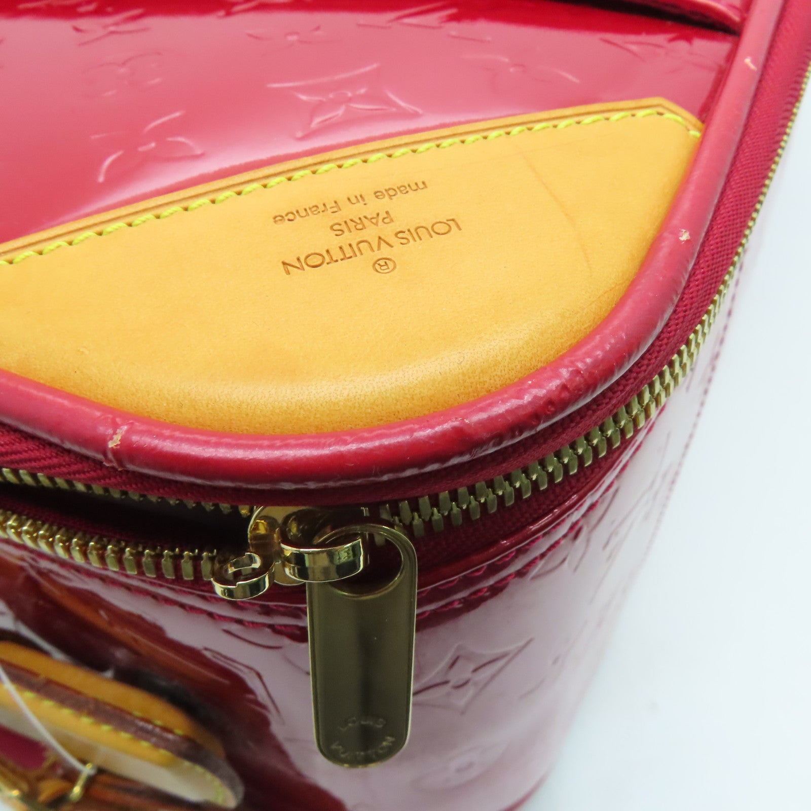 LOUIS VUITTON [Sharp Discount] Vernis Pegase 45 Gold Buckle Luggage Red