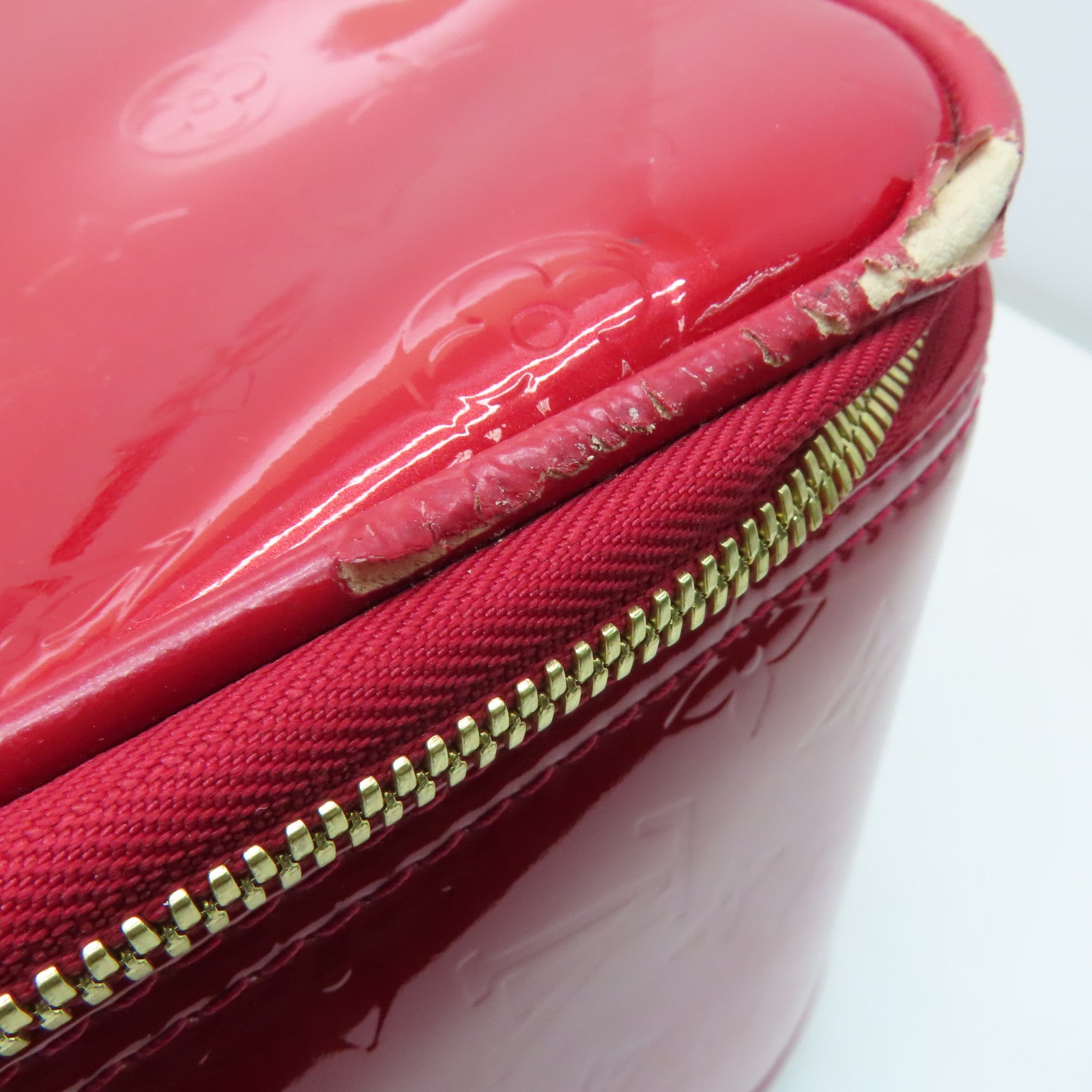 LOUIS VUITTON [Sharp Discount] Vernis Pegase 45 Gold Buckle Luggage Red