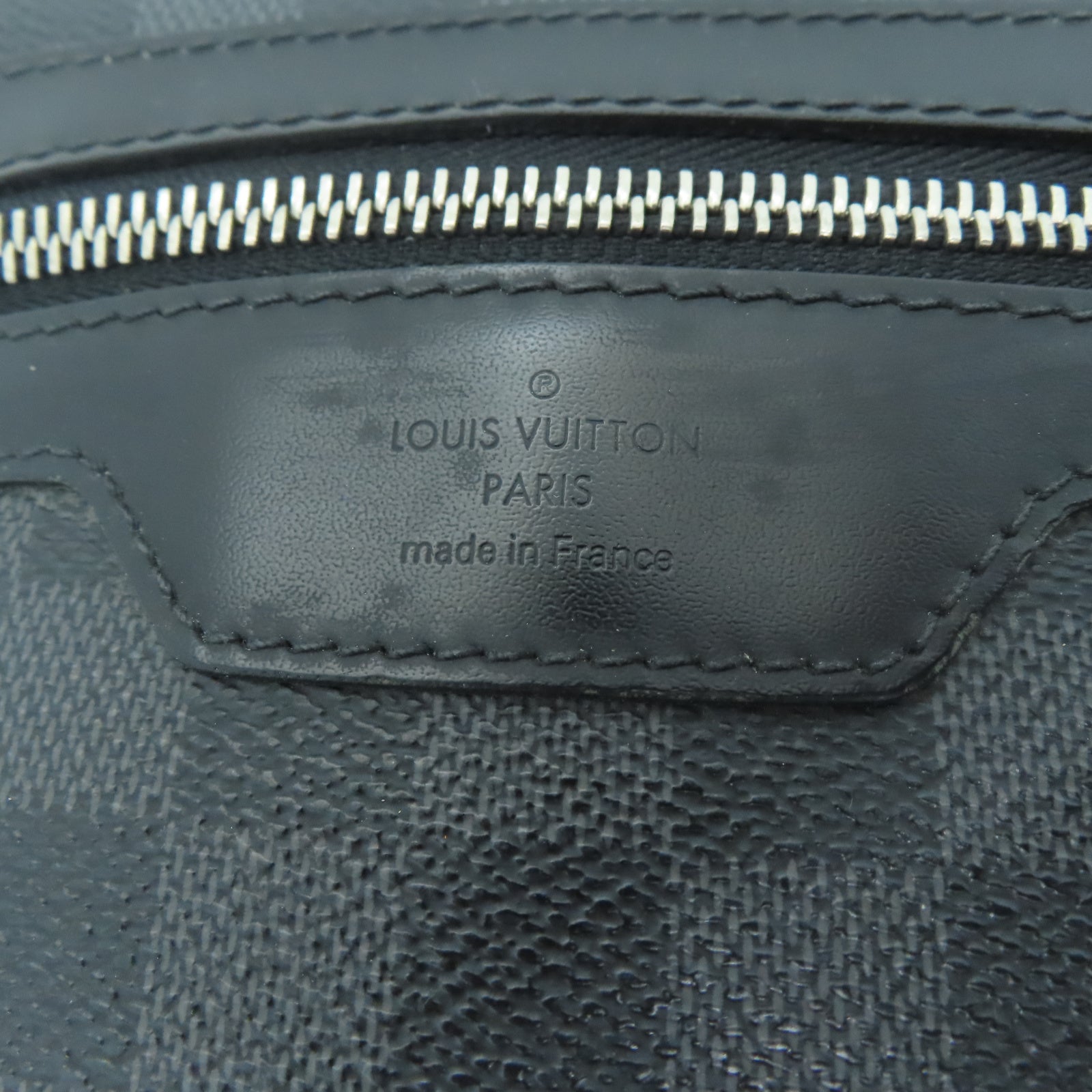 LOUIS VUITTON Damier Graphite Mick GM銀扣肩背袋黑色