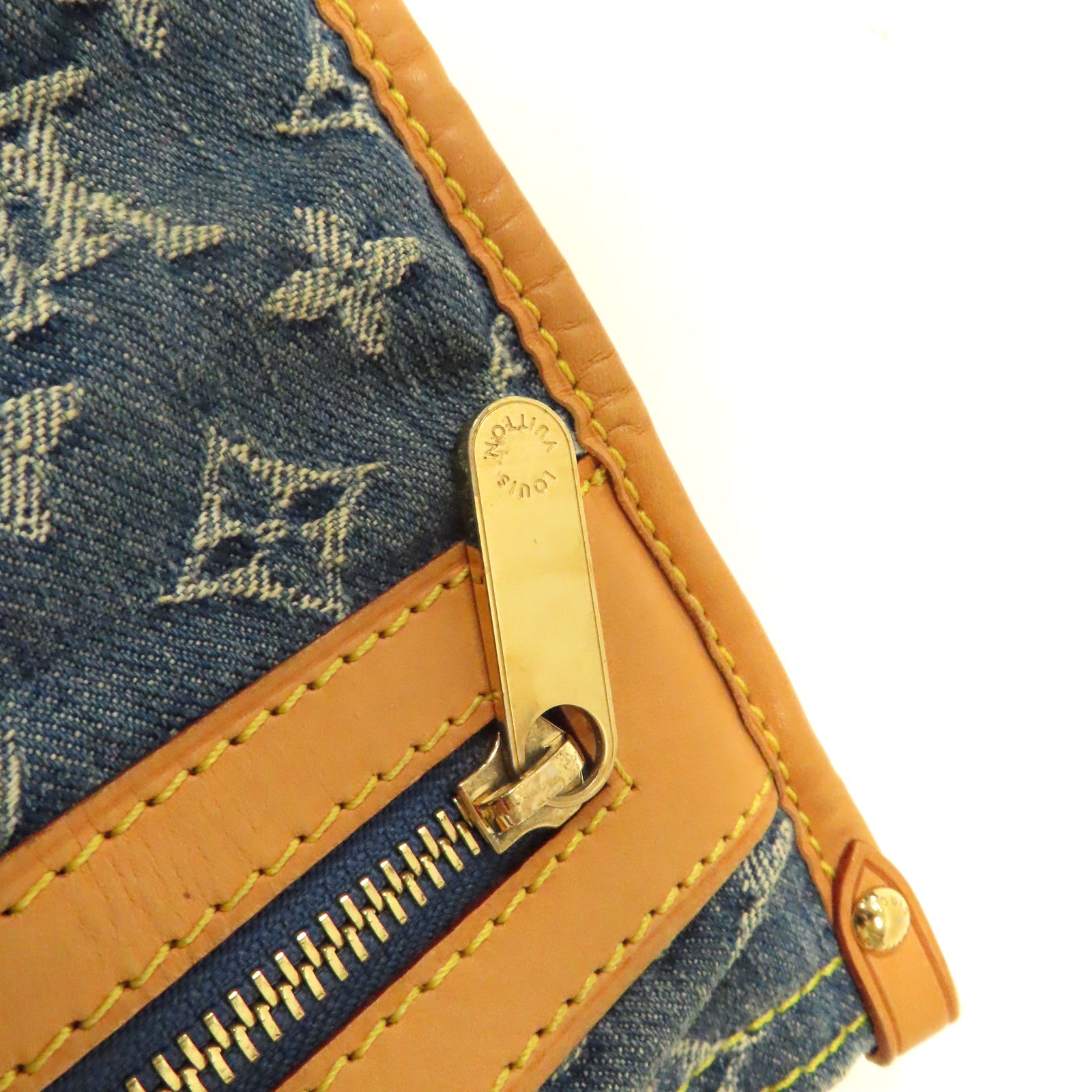LOUIS VUITTON Monogram Denim Flat Shopper Handbag金扣手挽袋藍色