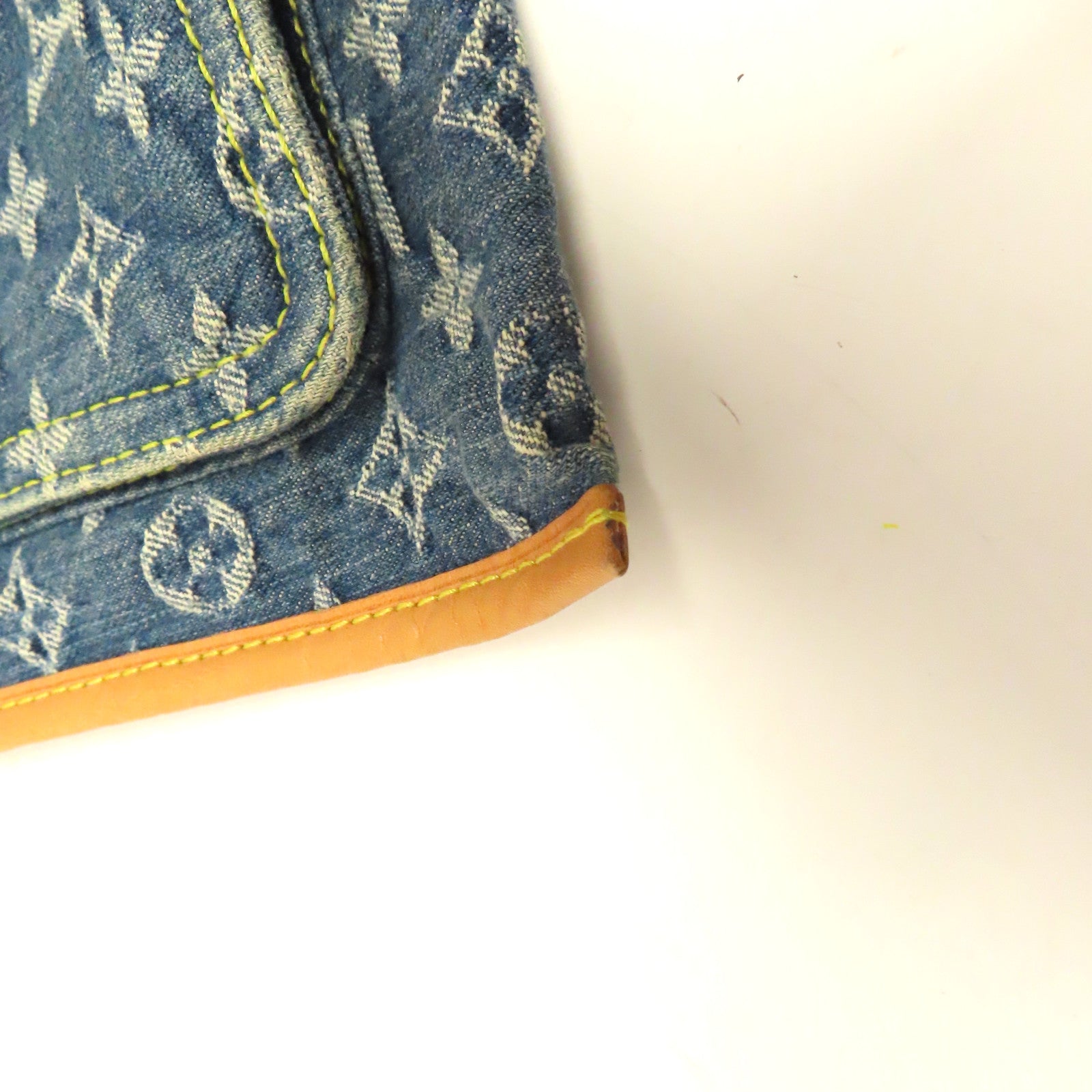 LOUIS VUITTON Monogram Denim Flat Shopper Handbag金扣手挽袋藍色