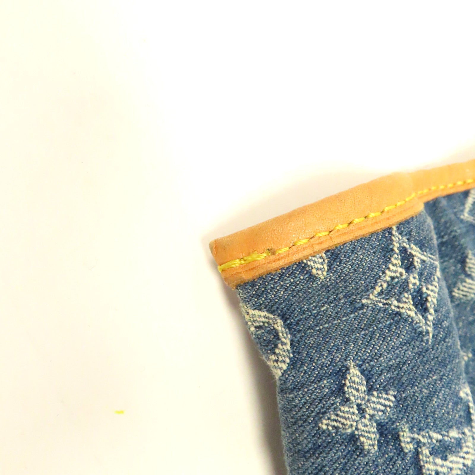 LOUIS VUITTON Monogram Denim Flat Shopper Handbag金扣手挽袋藍色