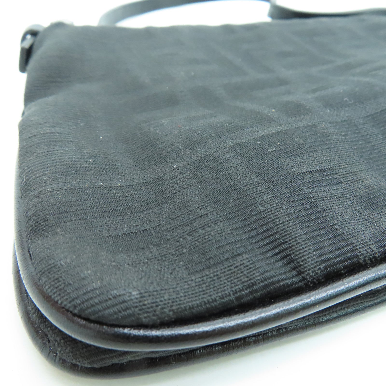 FENDI 帆布Shoulder Bag肩背袋黑扣黑色