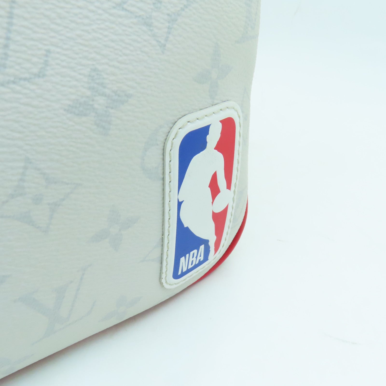 LOUIS VUITTON 【激減優惠】White Monogram NBA Nil金扣肩背袋白色