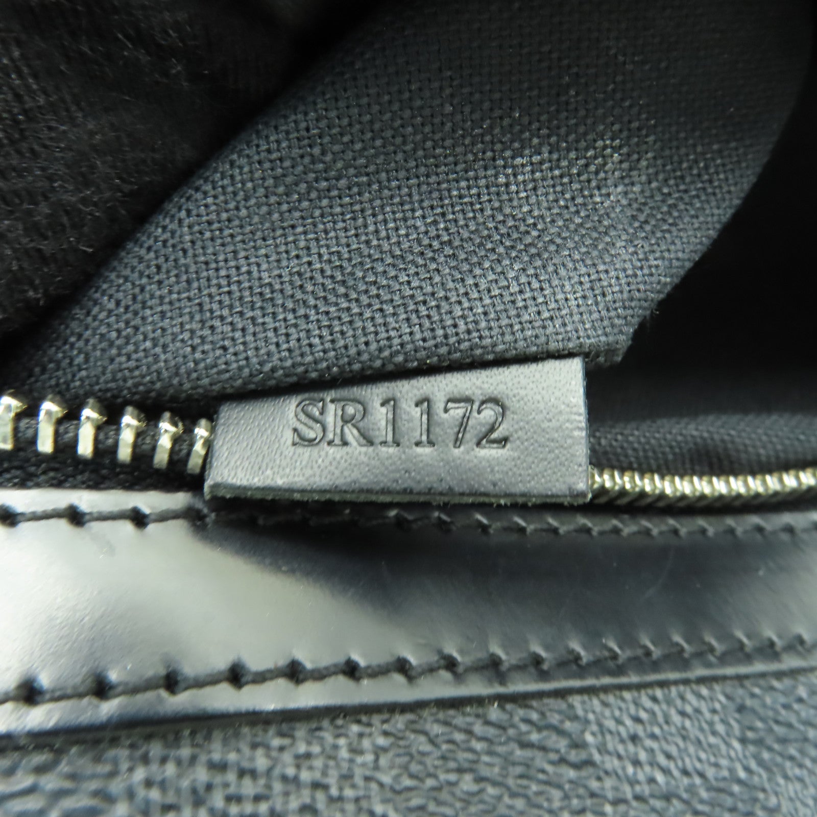 LOUIS VUITTON Damier Graphite Mick MM肩背袋黑色