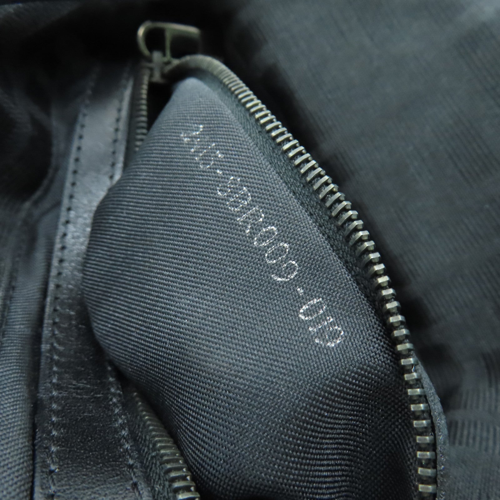 FENDI 帆布Shoulder Bag肩背袋黑扣黑色