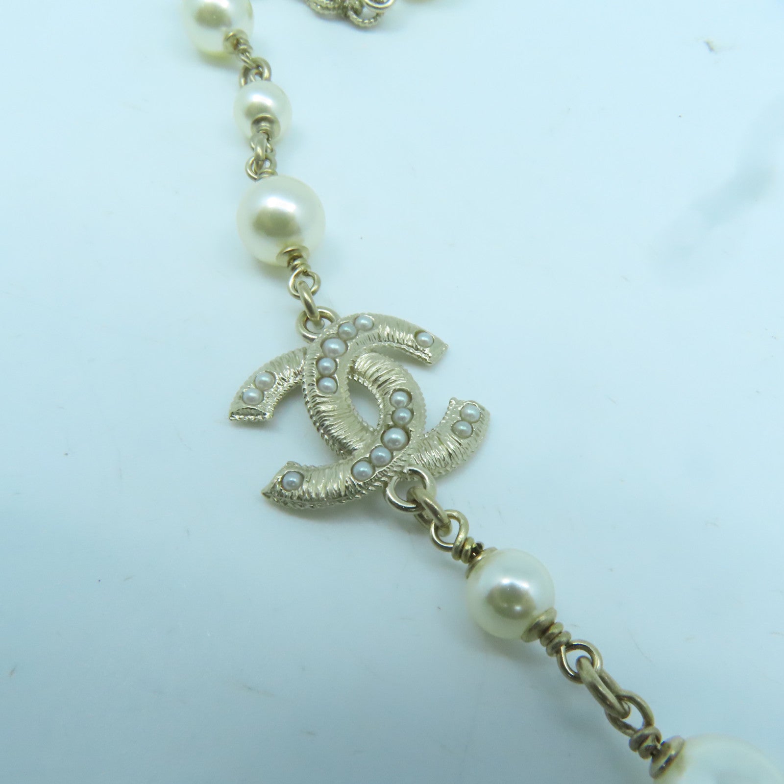 CHANEL 金屬/仿珍珠Necklace金扣項鍊白色/金色