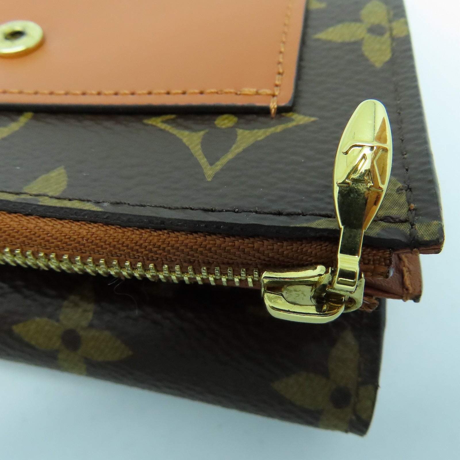 LOUIS VUITTON Monogram Compact Flower金扣钱包啡色