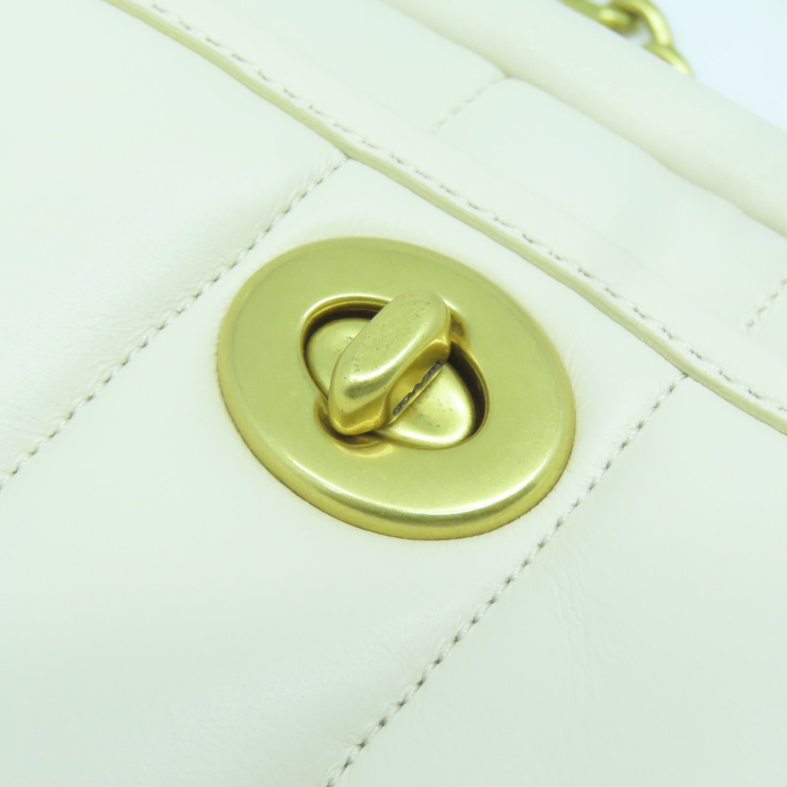 COACH 牛皮皮革Chain Shoulder Bag金扣鏈帶肩背袋白色