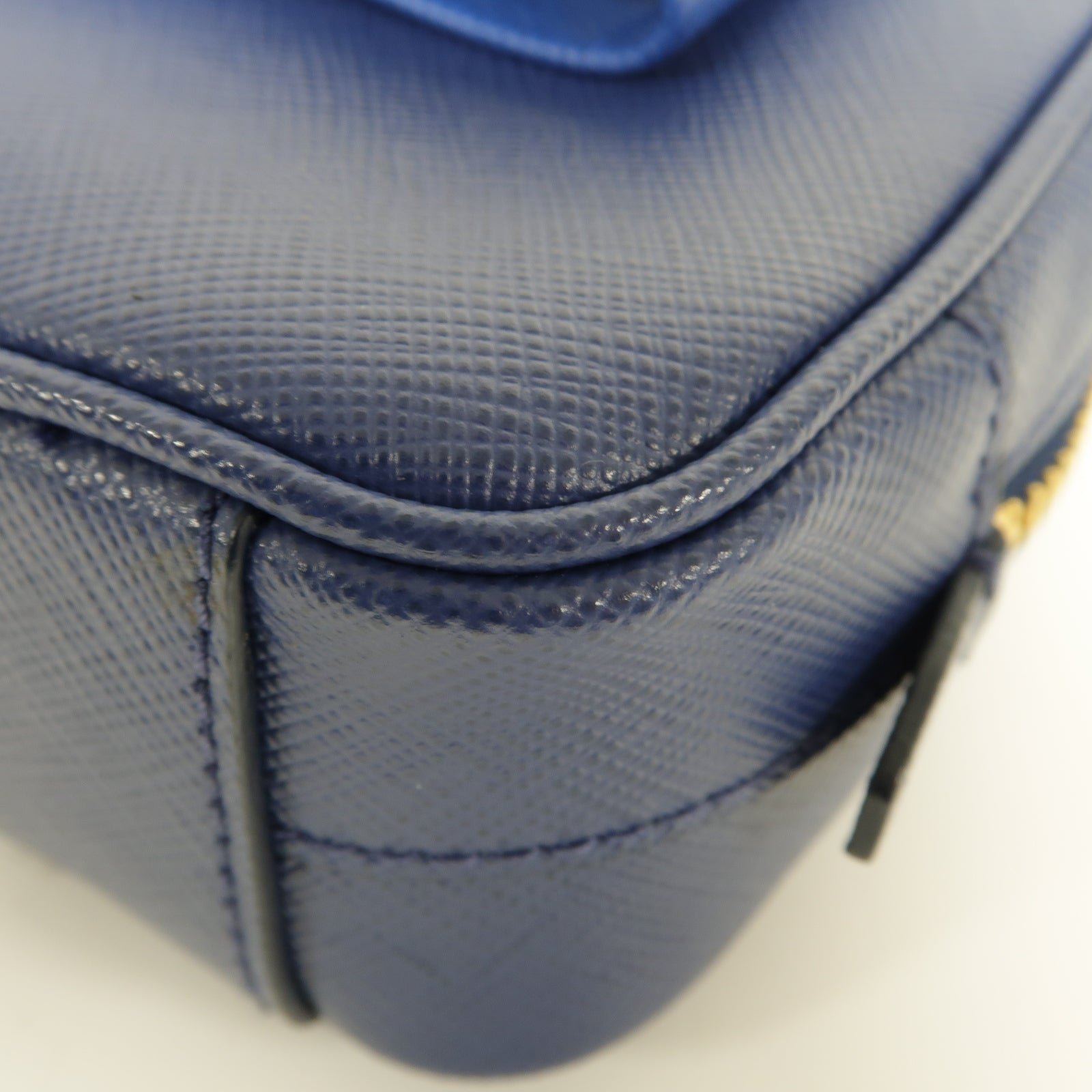 PRADA Saffiano皮革Mini Bag金扣肩背袋藍色