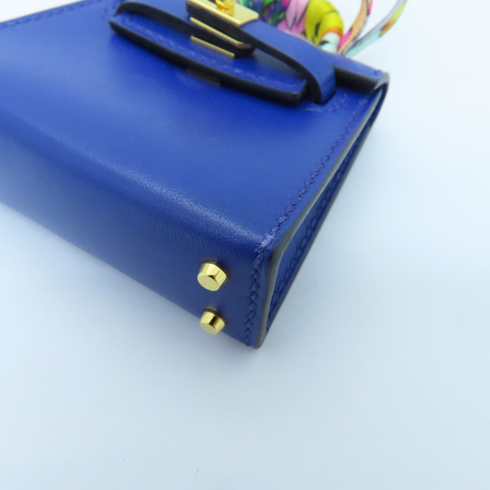 HERMES Tadelakt皮革Kelly Twilly Bag Charm金扣掛飾Bleu Electrique藍色
