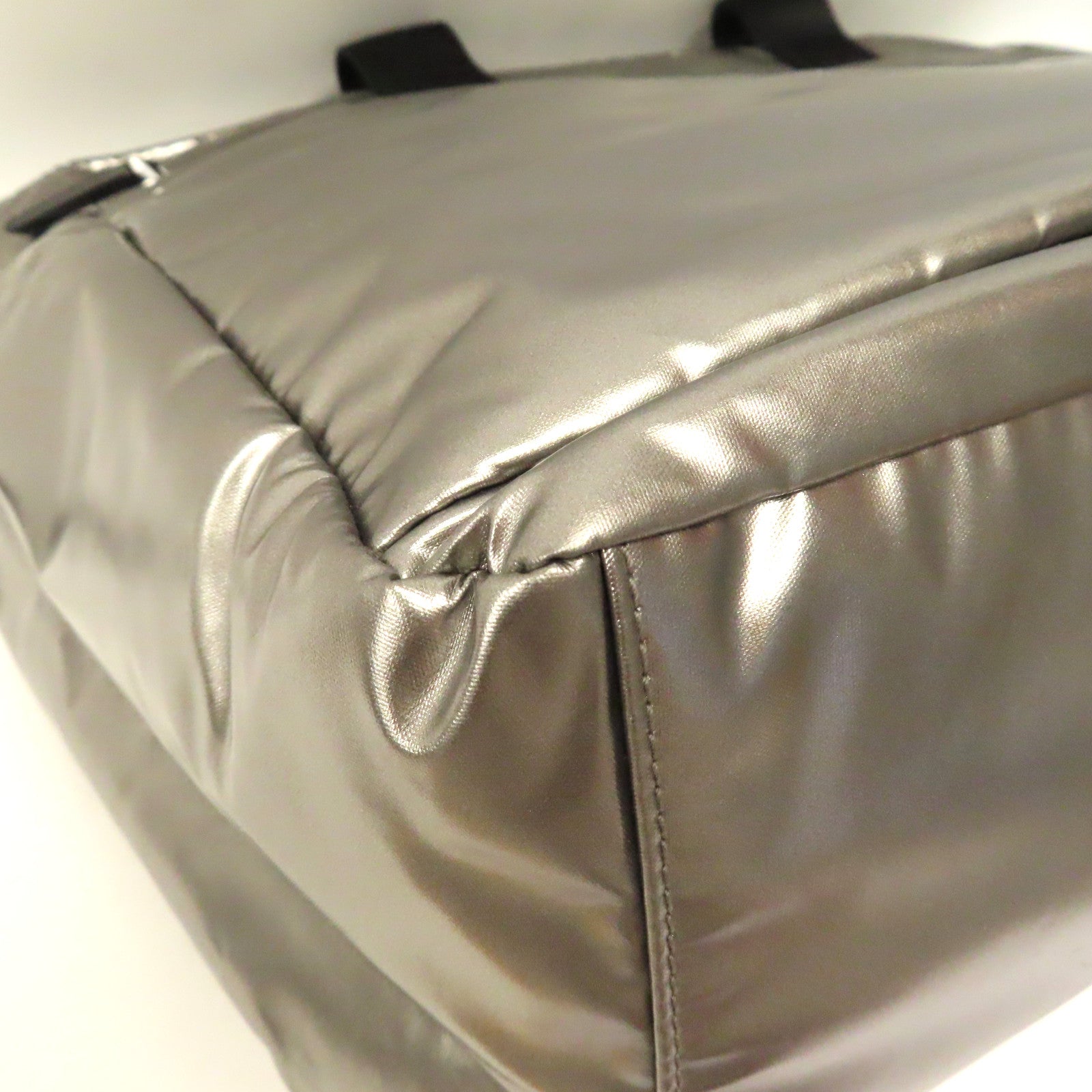 PRADA 尼龍Shoulder Bag銀扣肩背袋銀色