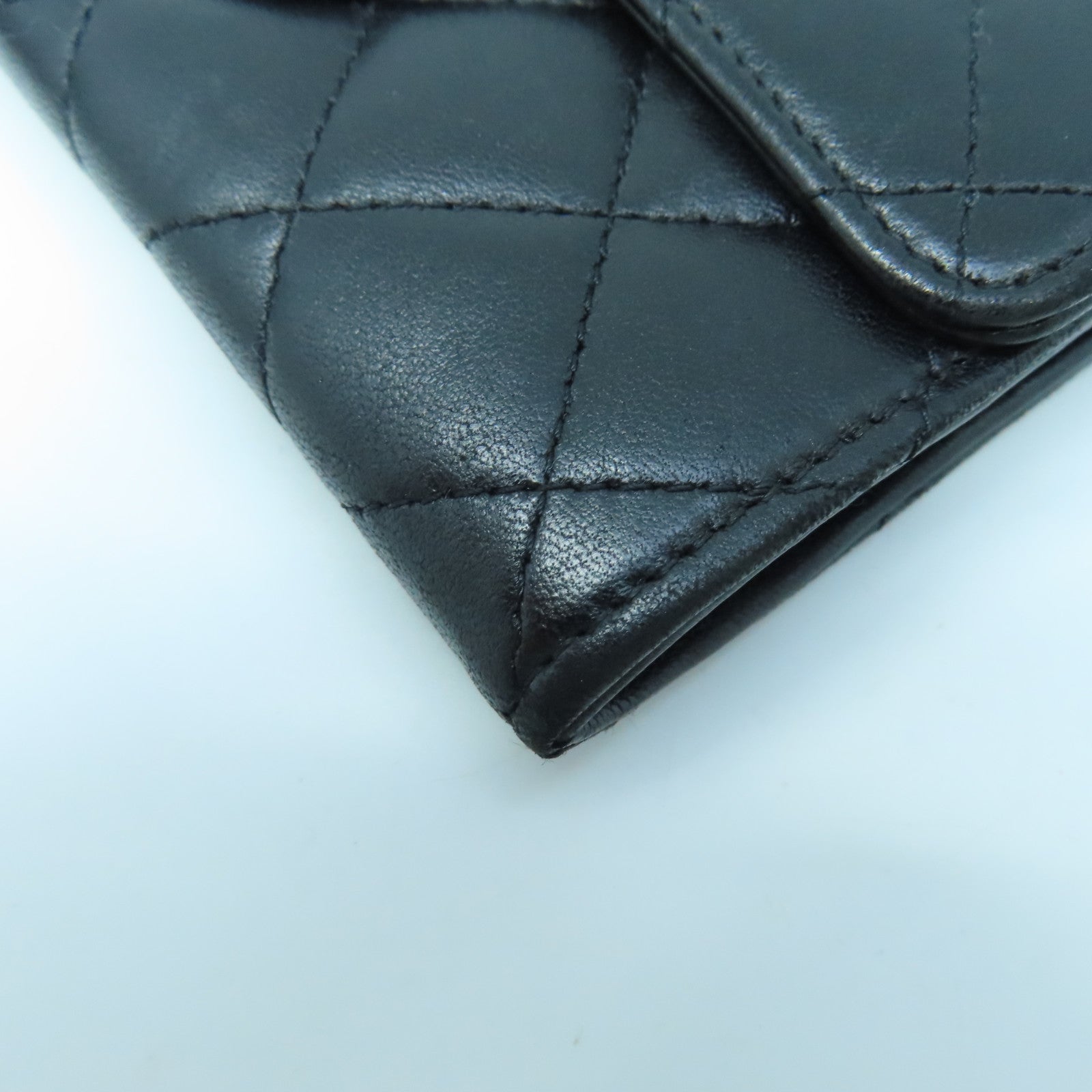 CHANEL Rhombus Sheepskin Leather Card Wallet Silver Buckle Wallet Black