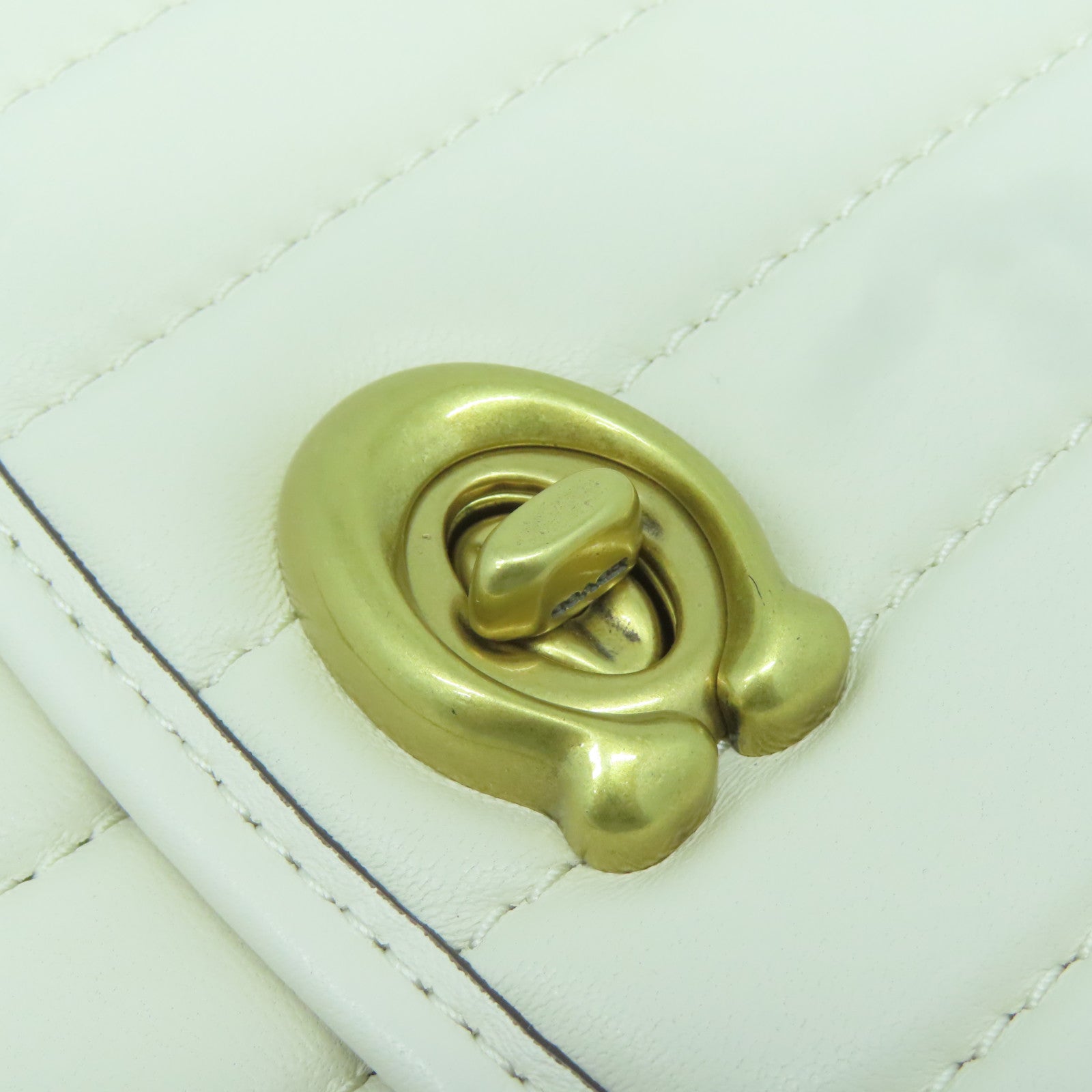 COACH 牛皮皮革Chain Shoulder Bag金扣鏈帶肩背袋白色