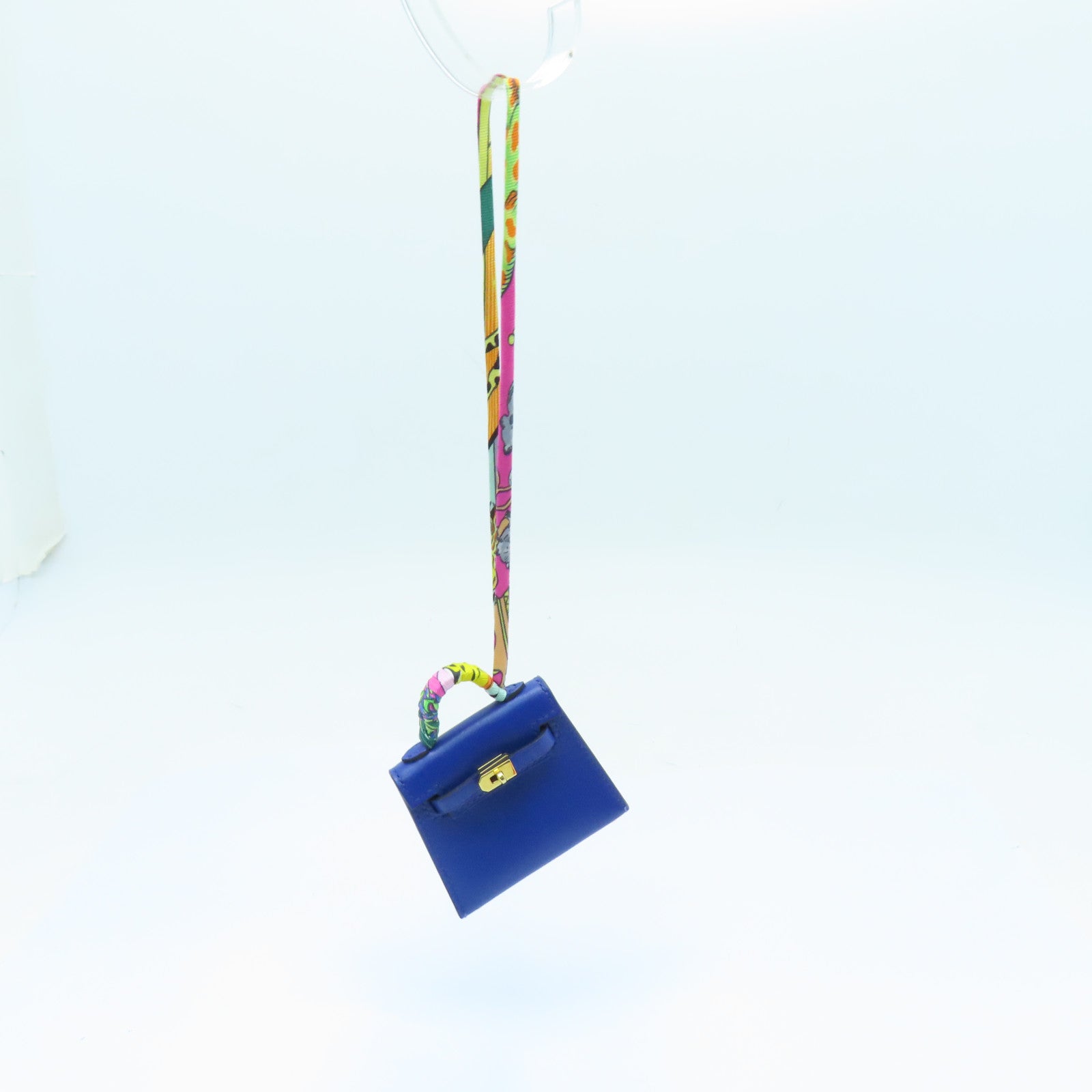 HERMES Tadelakt皮革Kelly Twilly Bag Charm金扣掛飾Bleu Electrique藍色