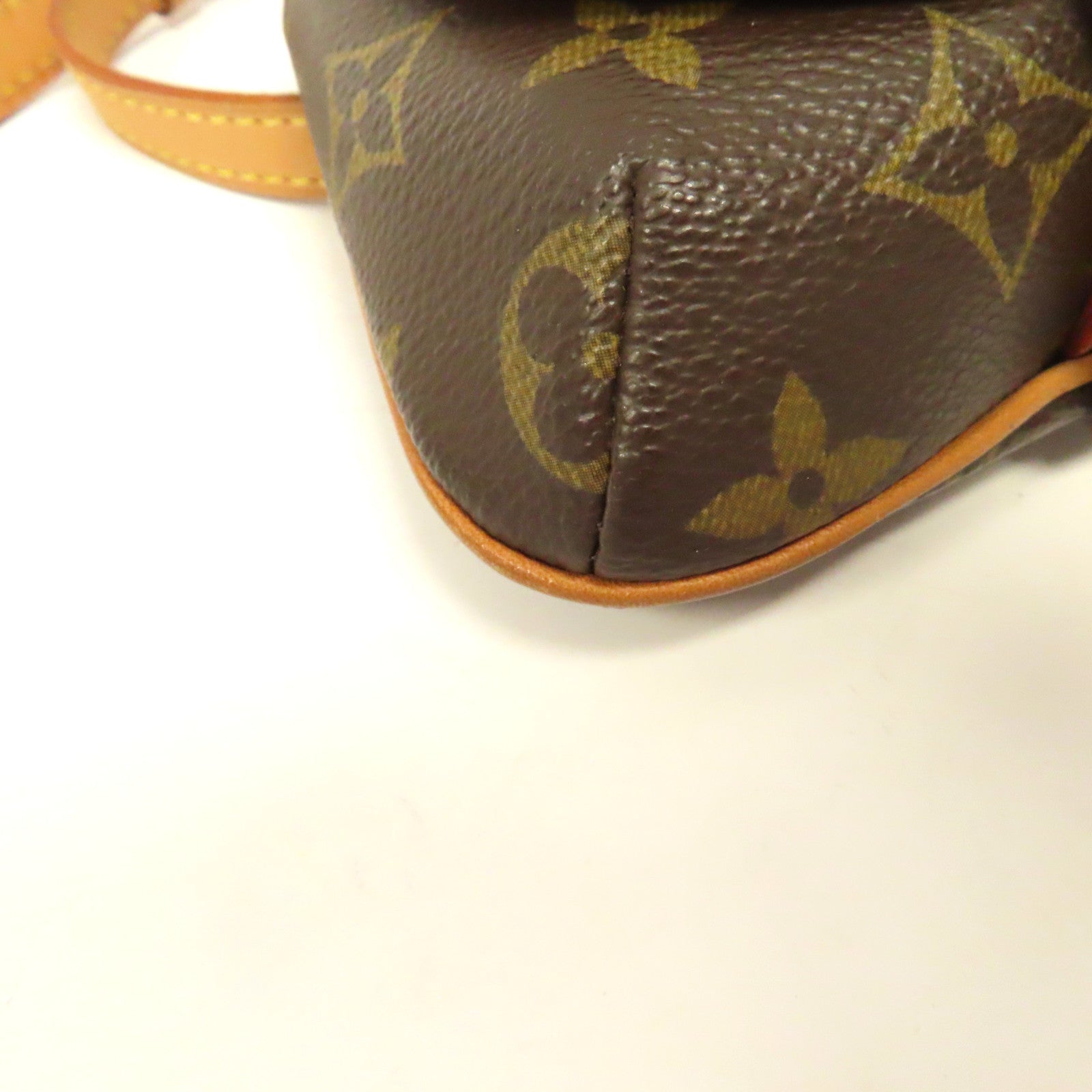 LOUIS VUITTON Monogram Pochette Marelle Bum金扣啡色