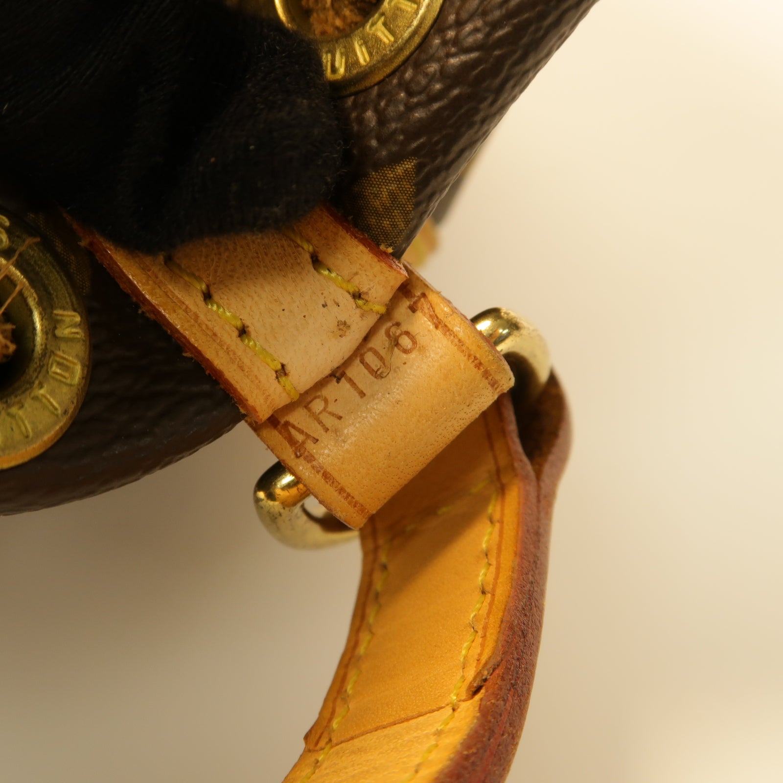 LOUIS VUITTON Monogram Mini Noe金扣手挽袋啡色