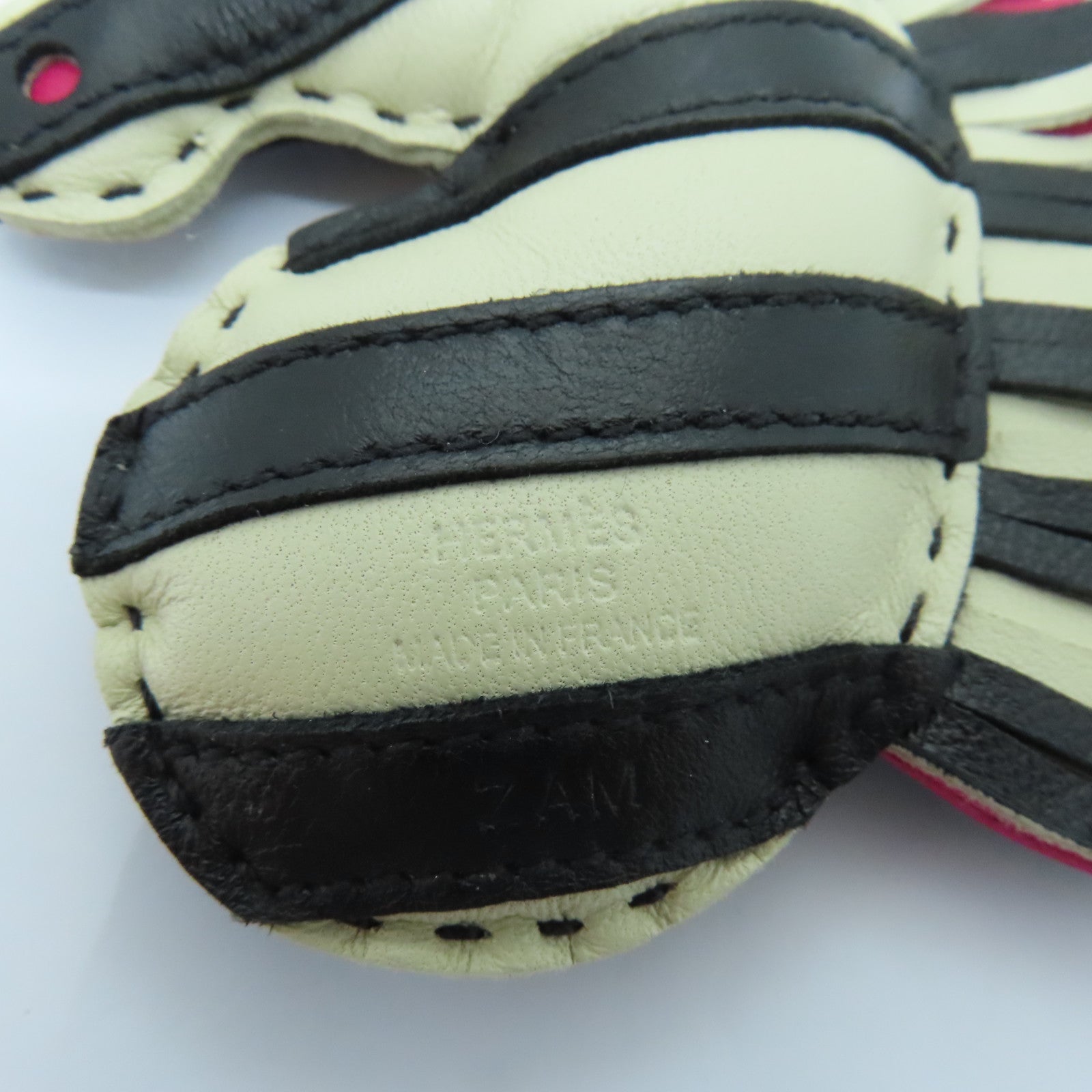 HERMES Swift皮革Zebra Charm掛飾黑色/白色
