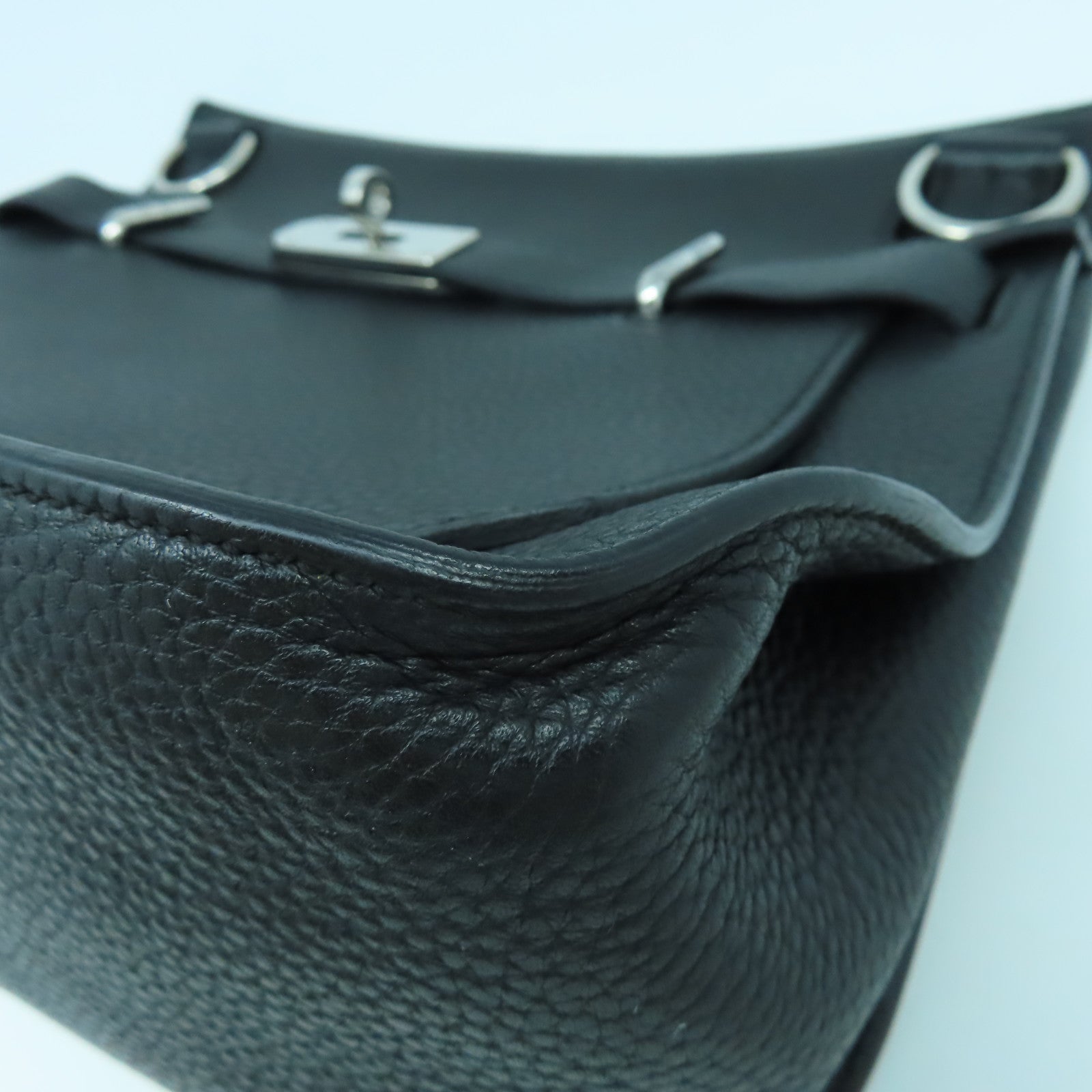 HERMES Clemence皮革Jypsiere 31銀扣肩背袋Noir黑色