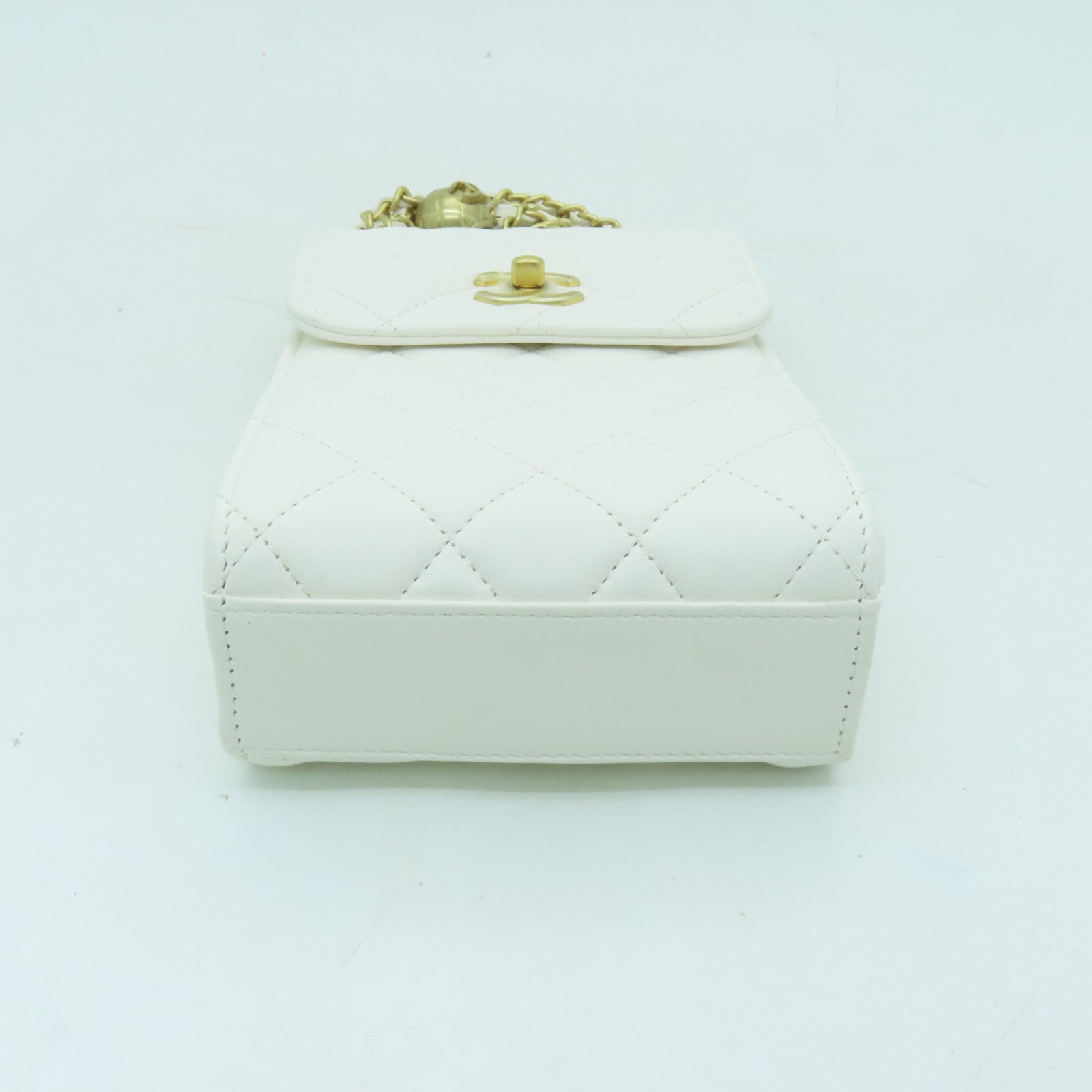 CHANEL 菱格羊皮皮革Chain Shoulder Bag金扣鏈帶肩背袋白色