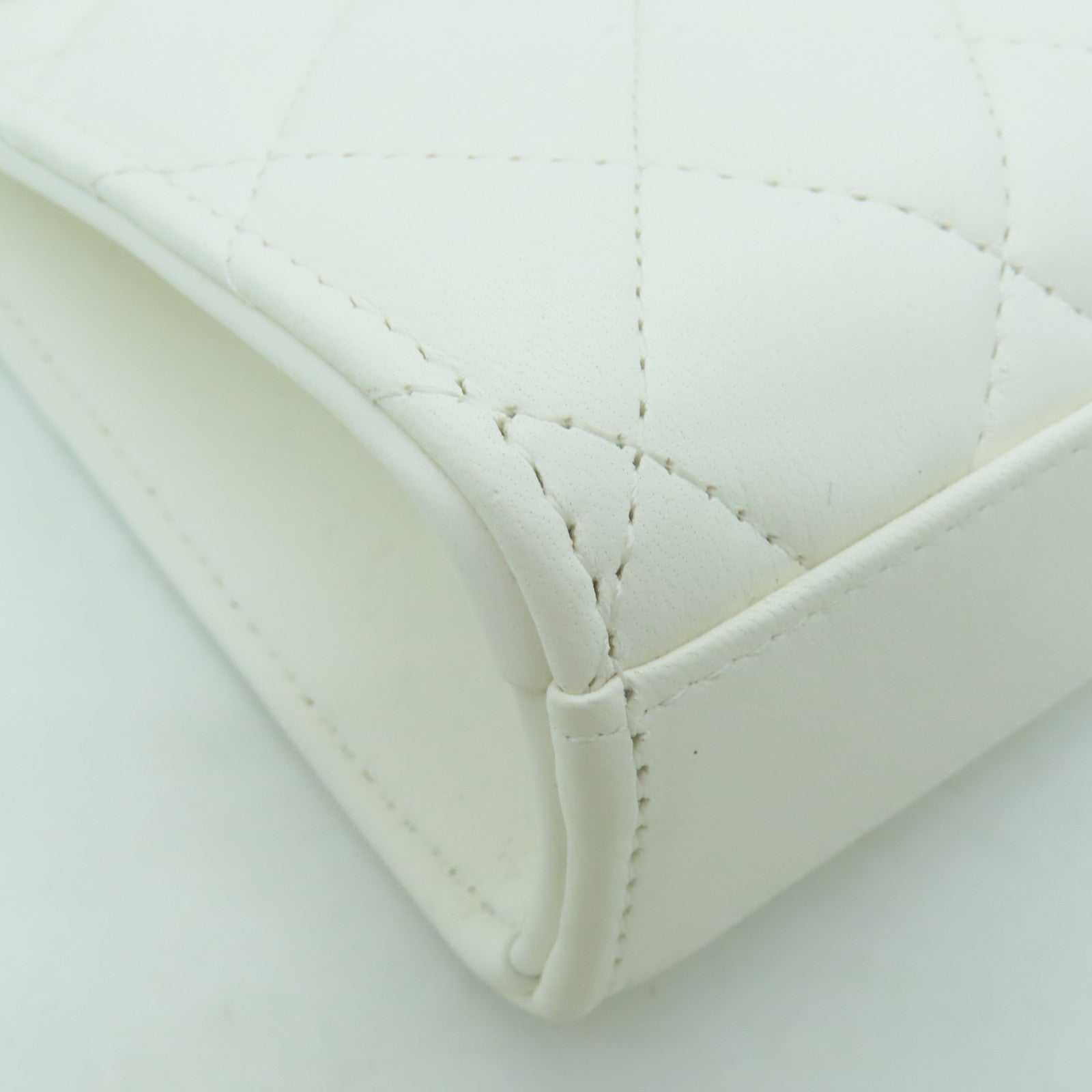 CHANEL 菱格羊皮皮革Chain Shoulder Bag金扣鏈帶肩背袋白色