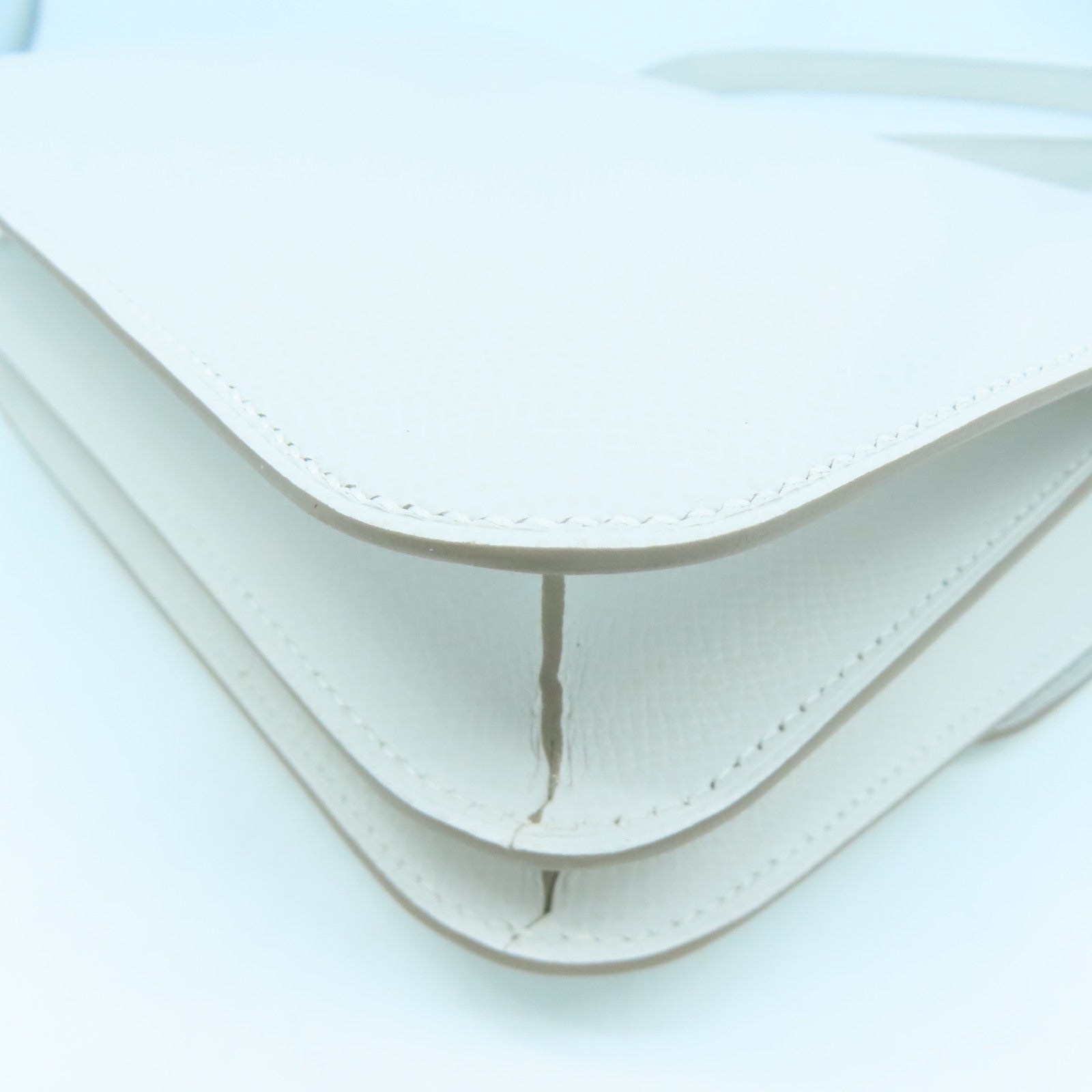HERMES Veau Epsom皮革Constance Mini金扣肩背袋白色