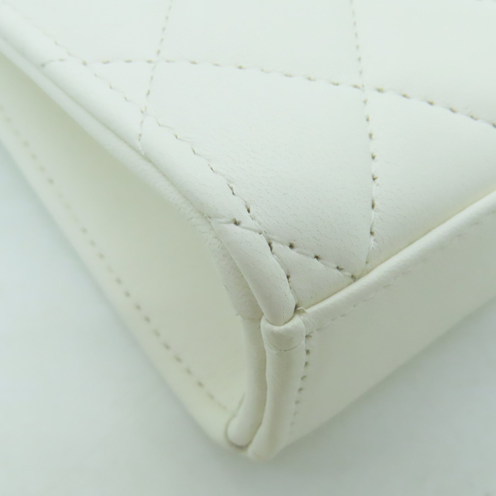 CHANEL 菱格羊皮皮革Chain Shoulder Bag金扣鏈帶肩背袋白色