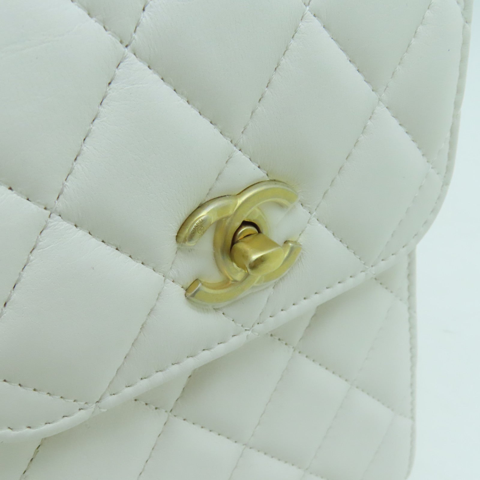CHANEL 菱格羊皮皮革Chain Shoulder Bag金扣鏈帶肩背袋白色