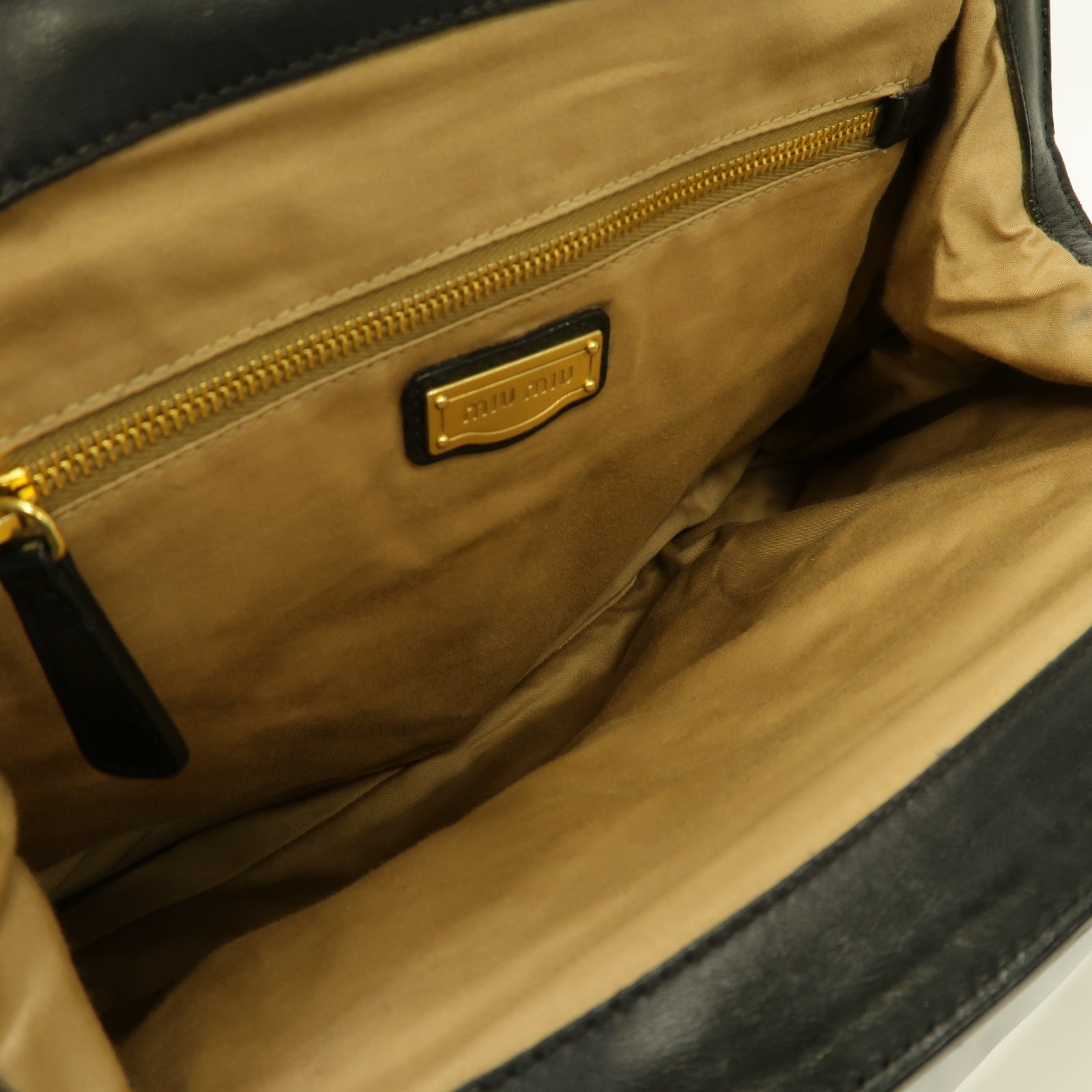 Miu Miu 牛皮皮革Handbag金扣手挽袋黑色