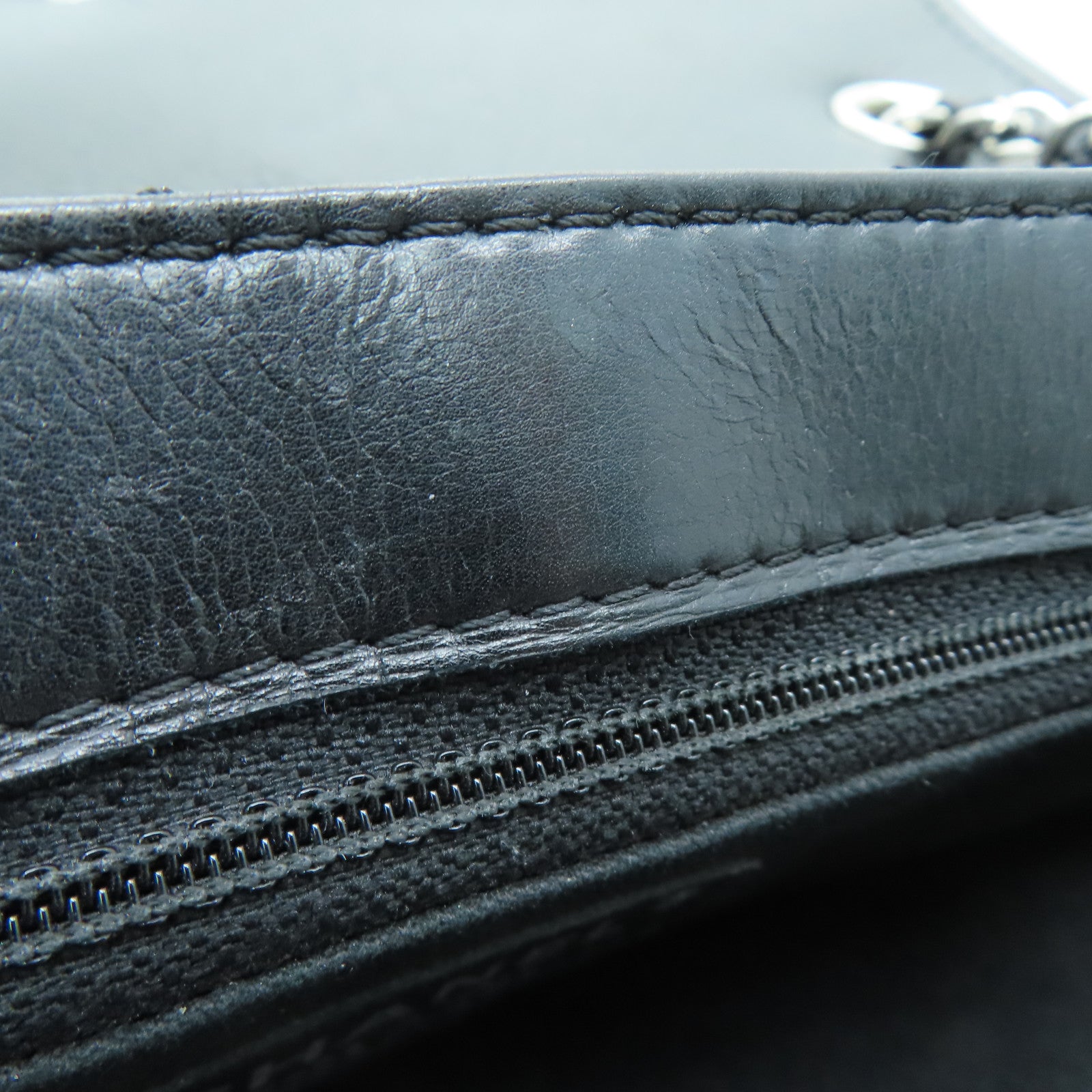 CHANEL 【激减优惠】Agedcalf皮革Shoulder Bag肩背袋黑色