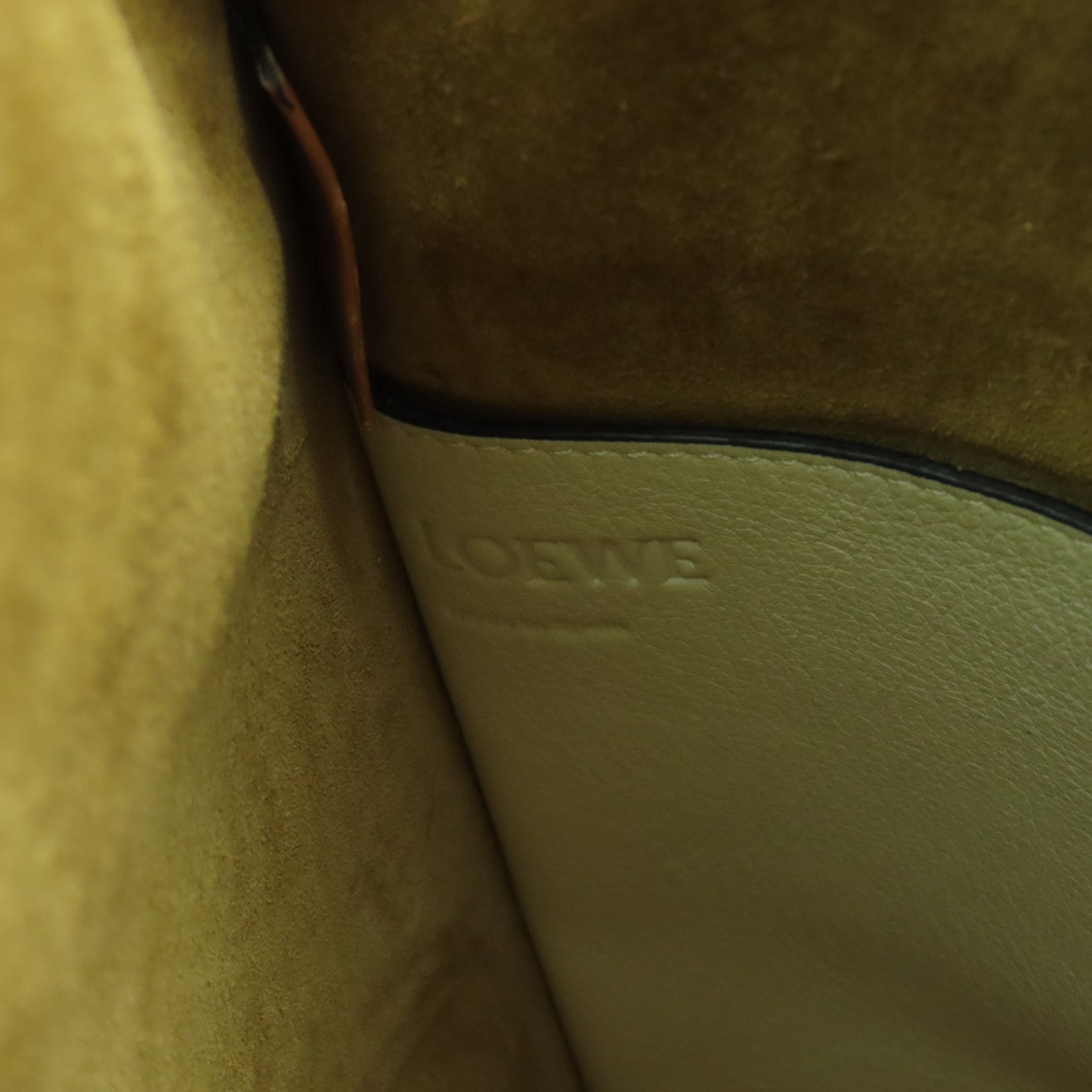LOEWE 牛皮皮革Shoulder Bag銀扣手挽肩背兩用袋白色