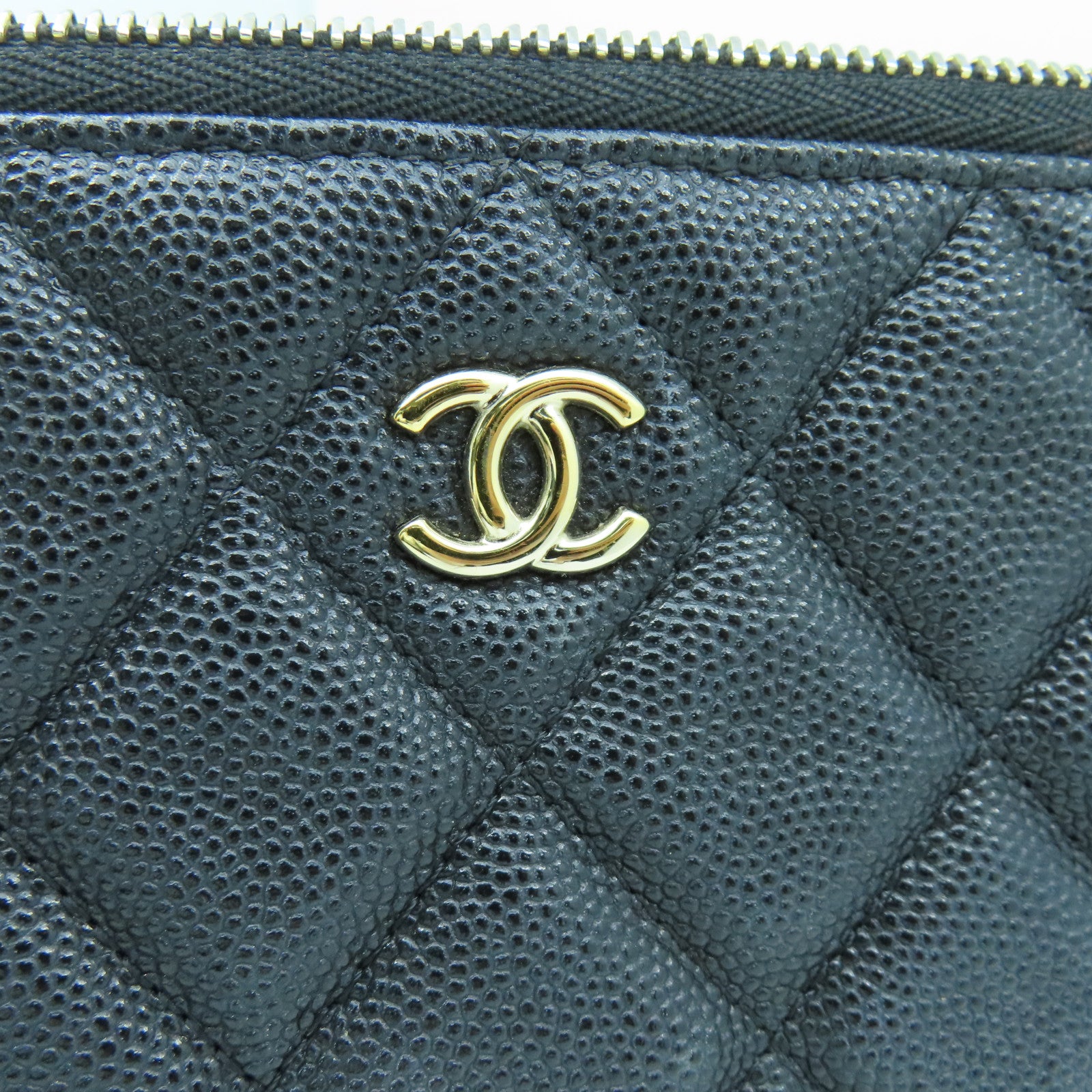 CHANEL 菱格Caviar皮革Pouch銀扣小袋黑色