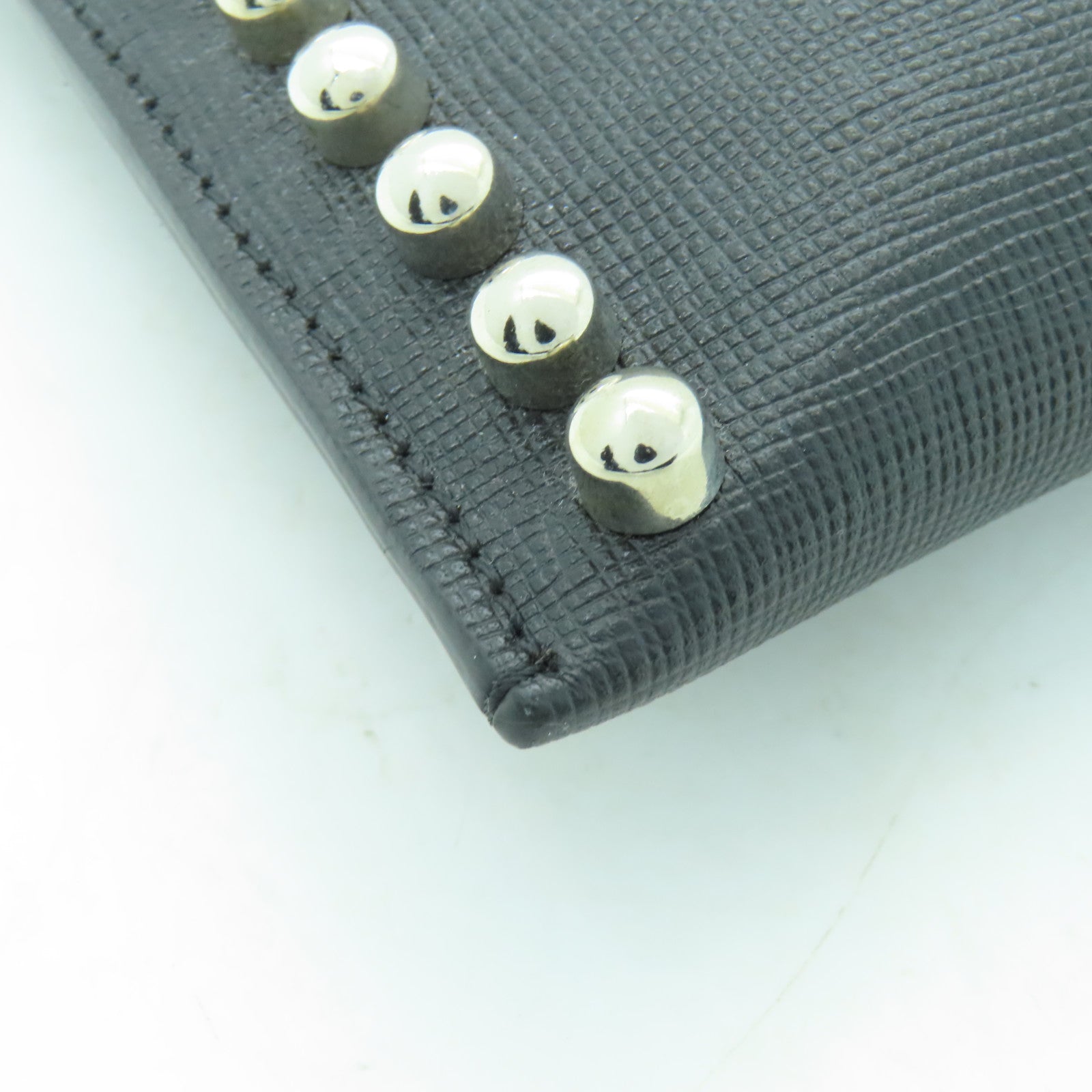 FENDI 【激減優惠】牛皮皮革Karlito Flat Clutch銀扣手拿包黑色